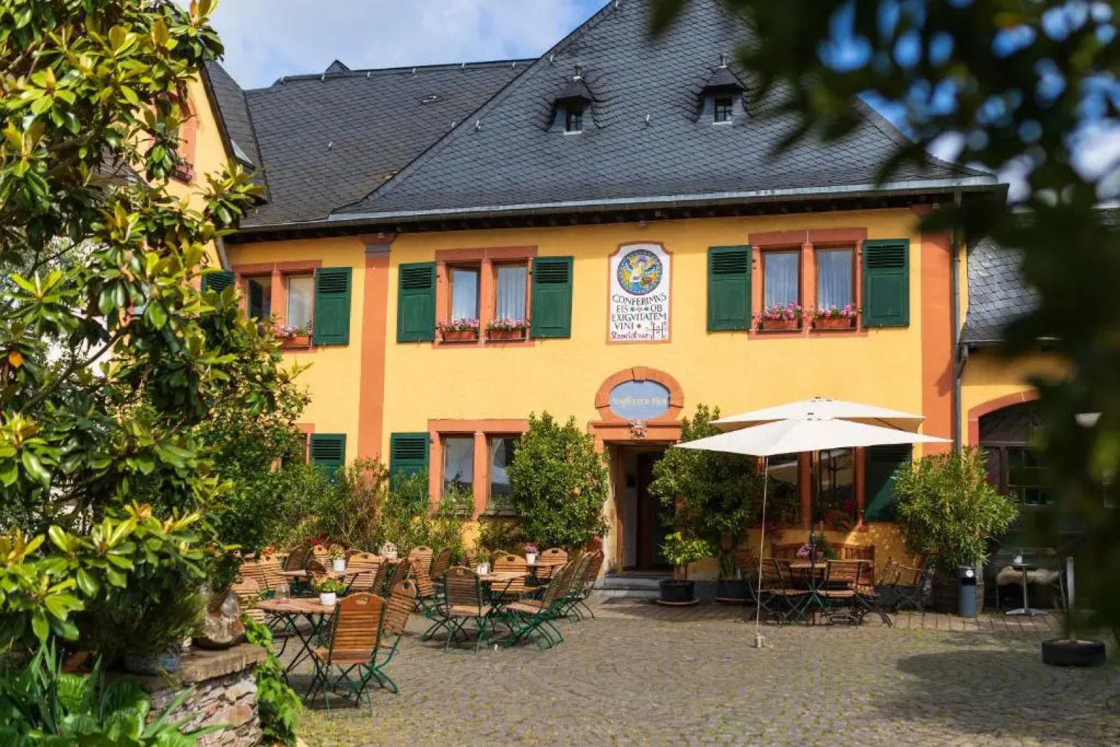 Weingut Staffelter Hof