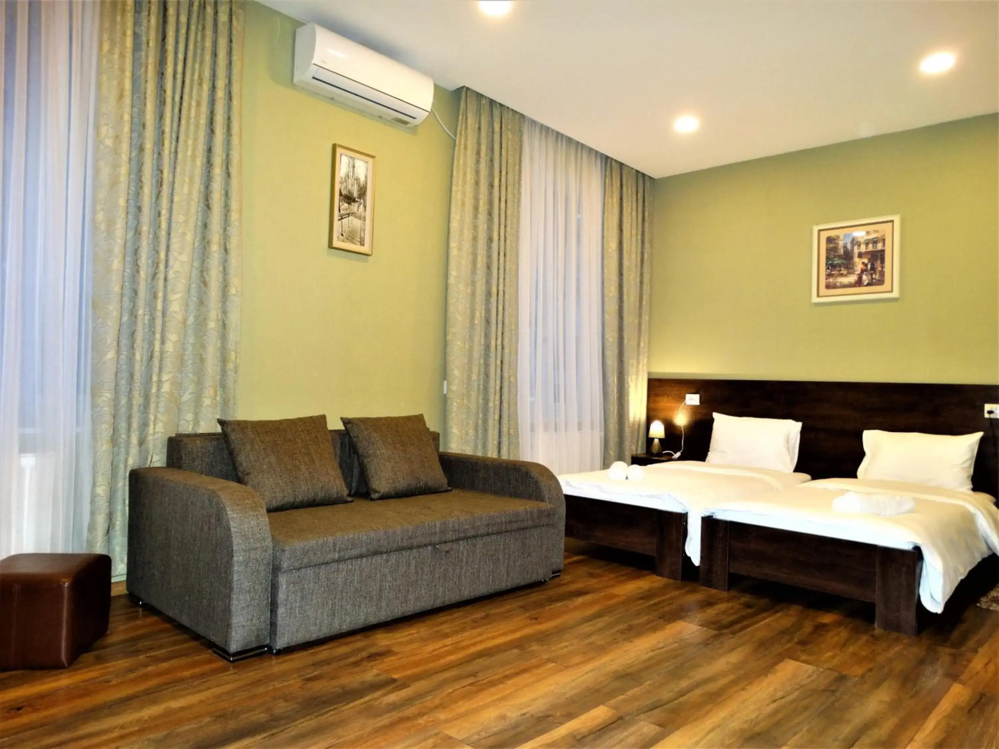 Отель Boutique IVERIA