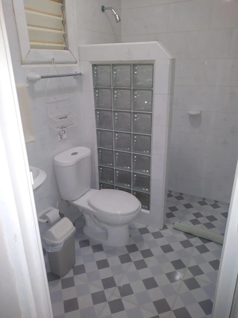 Hostal Leonel Millo