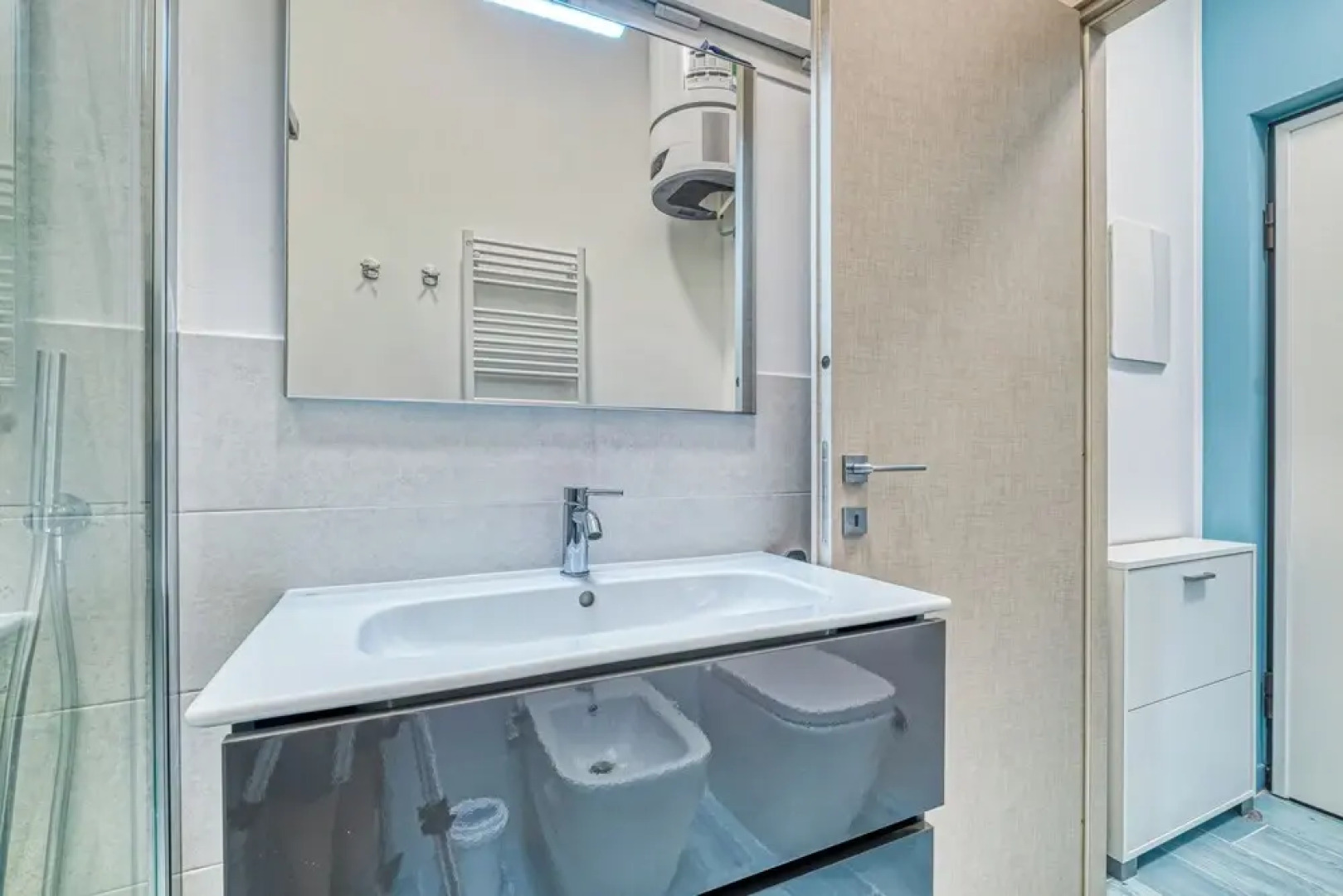 Merlo E - town center & private parking