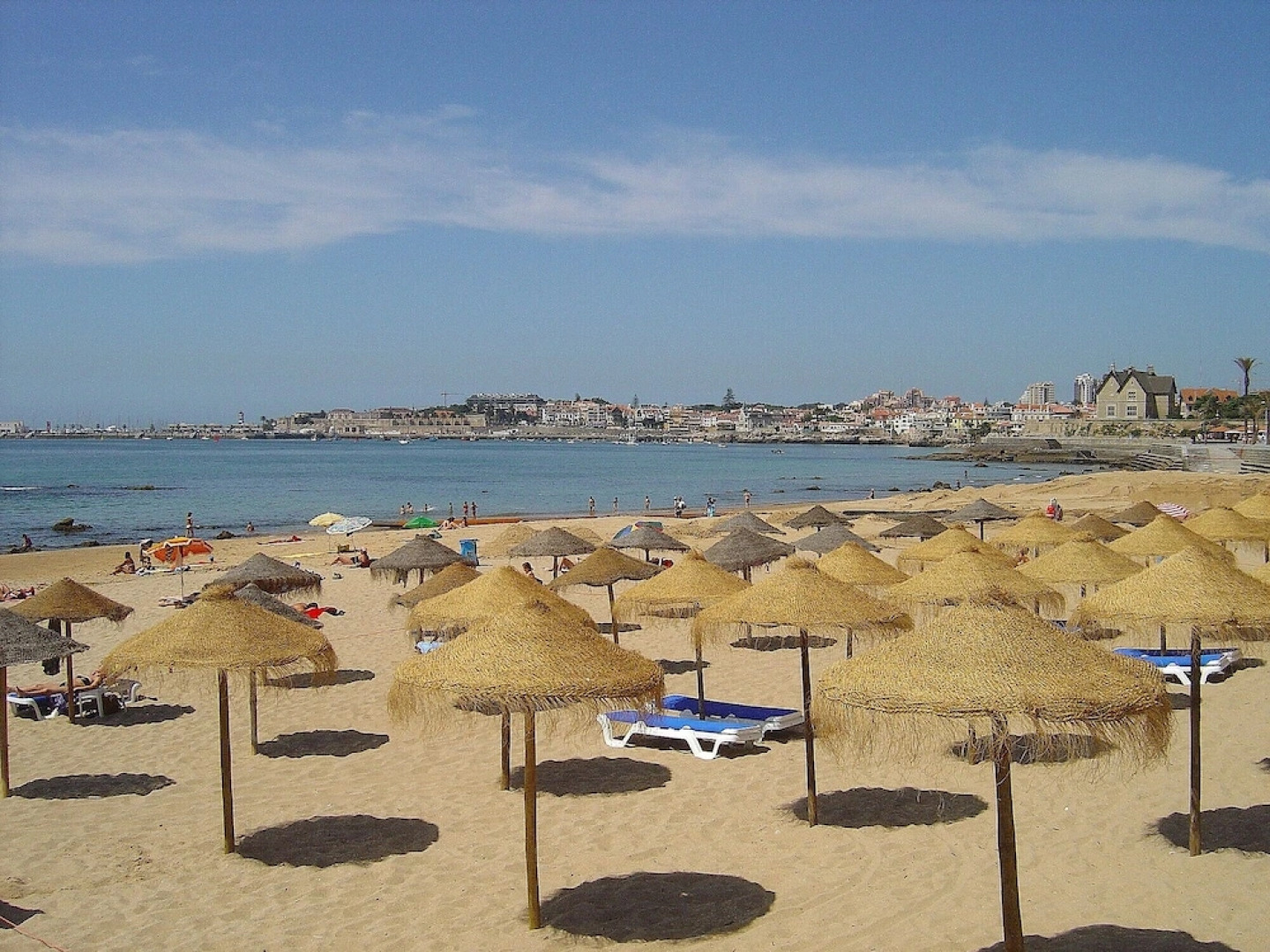 Cushy Apartment with garden in Estoril