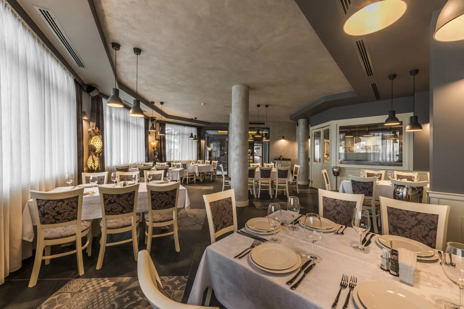 All Seasons Residence Hotel