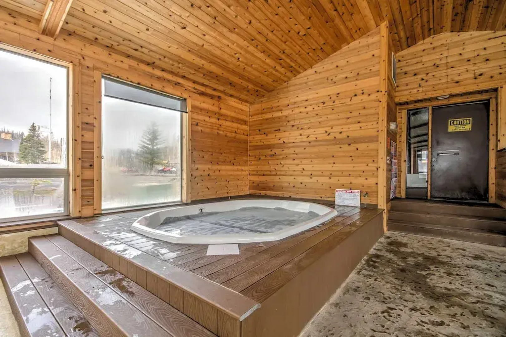 Romantic Ski Haven w/ Balcony: Brian Head Studio