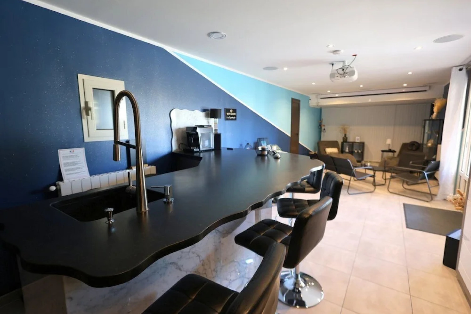 Histoire D'Ô - Les Piscines