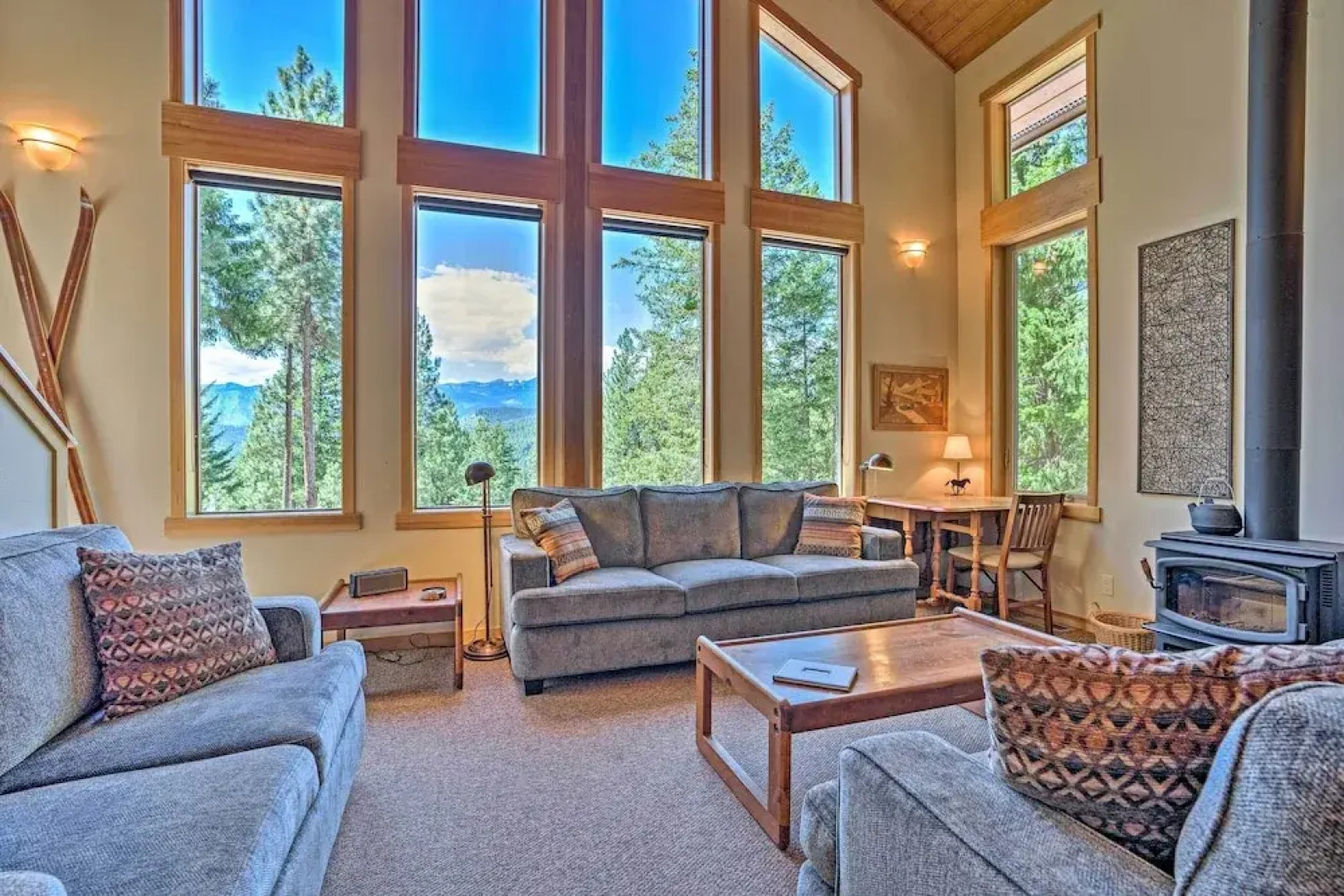 Private Leavenworth Cabin w/ Mtn Views & Fire Pit