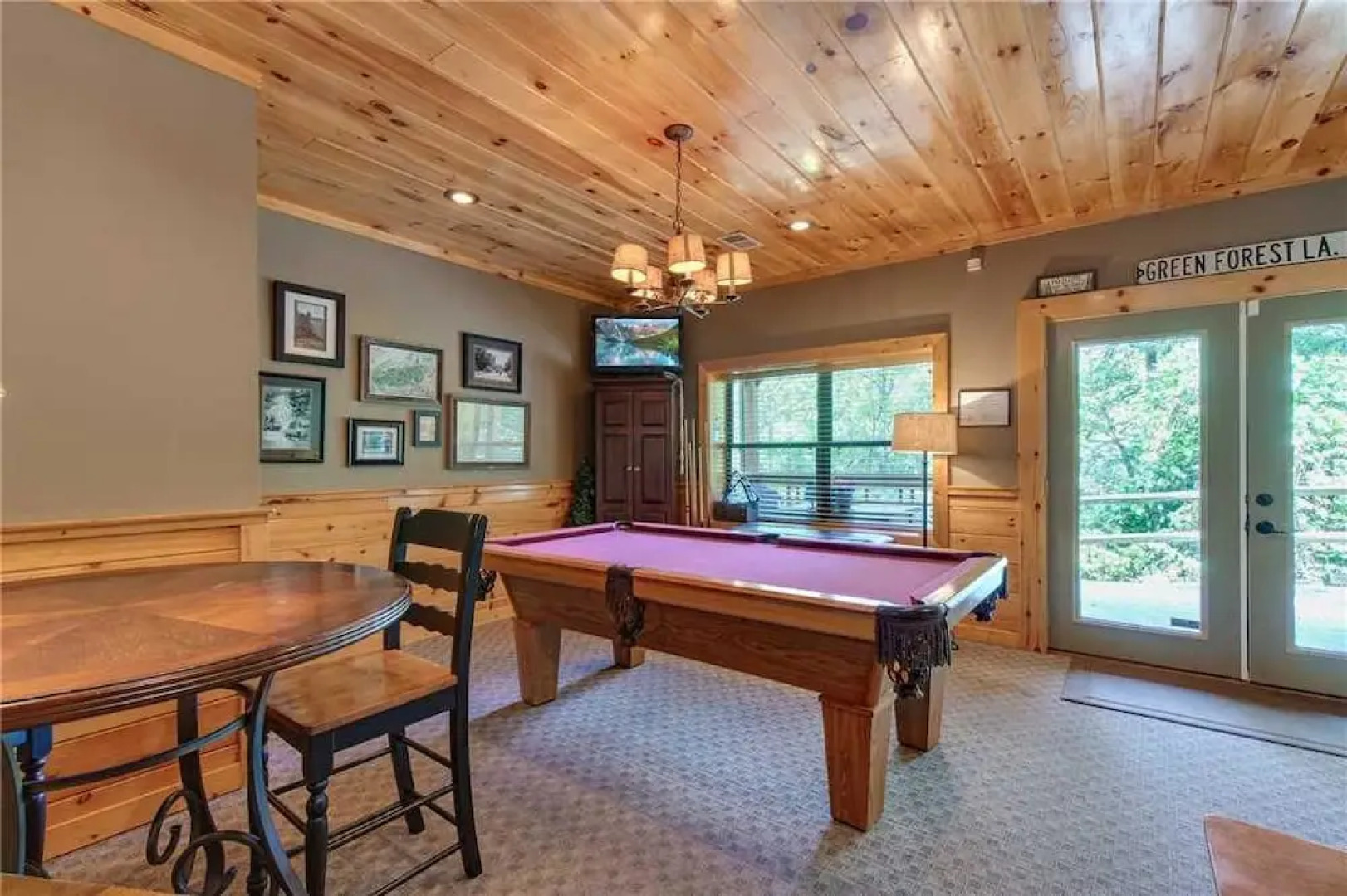 Stonebrook Lodge - Four Bedroom Cabin