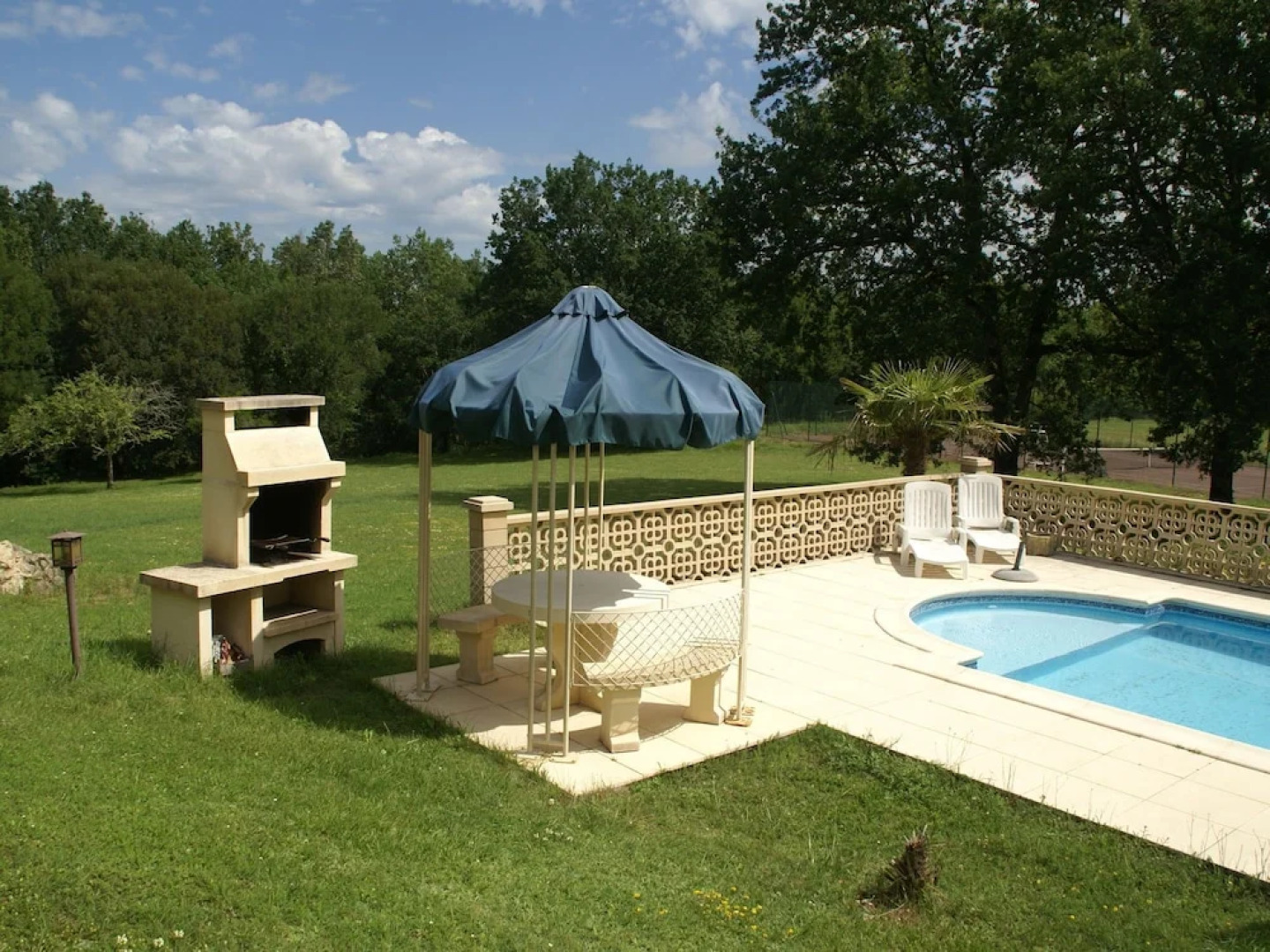 Beautiful Villa with Tennis Court in Dordogne, France