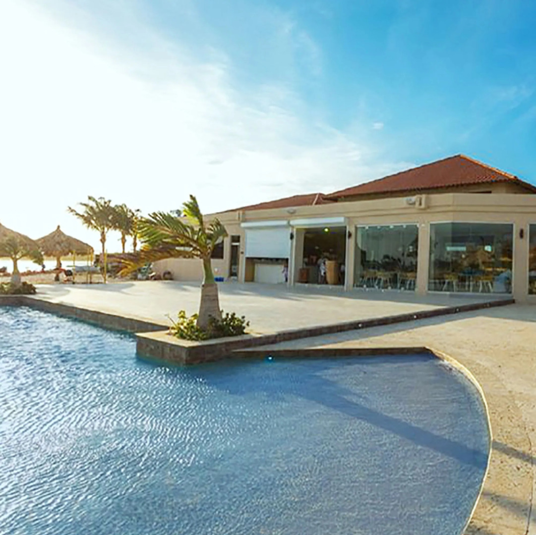 Gold Coast Luxurious and Stylish Condo