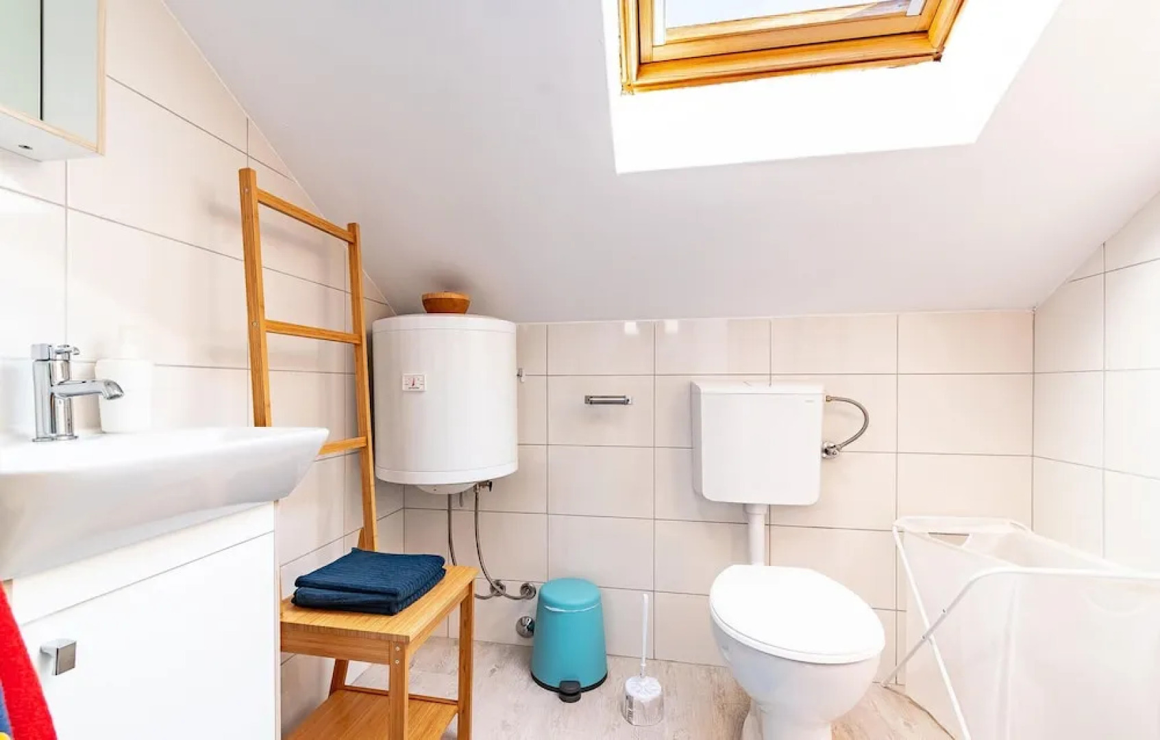 Amazing Home in Kneze With Wifi and 4 Bedrooms