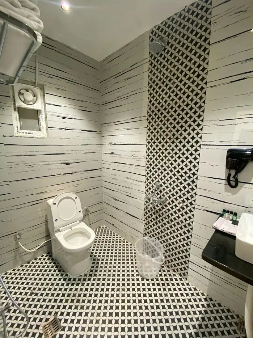 Hotel Gulmohar Plaza By Auroville Ent