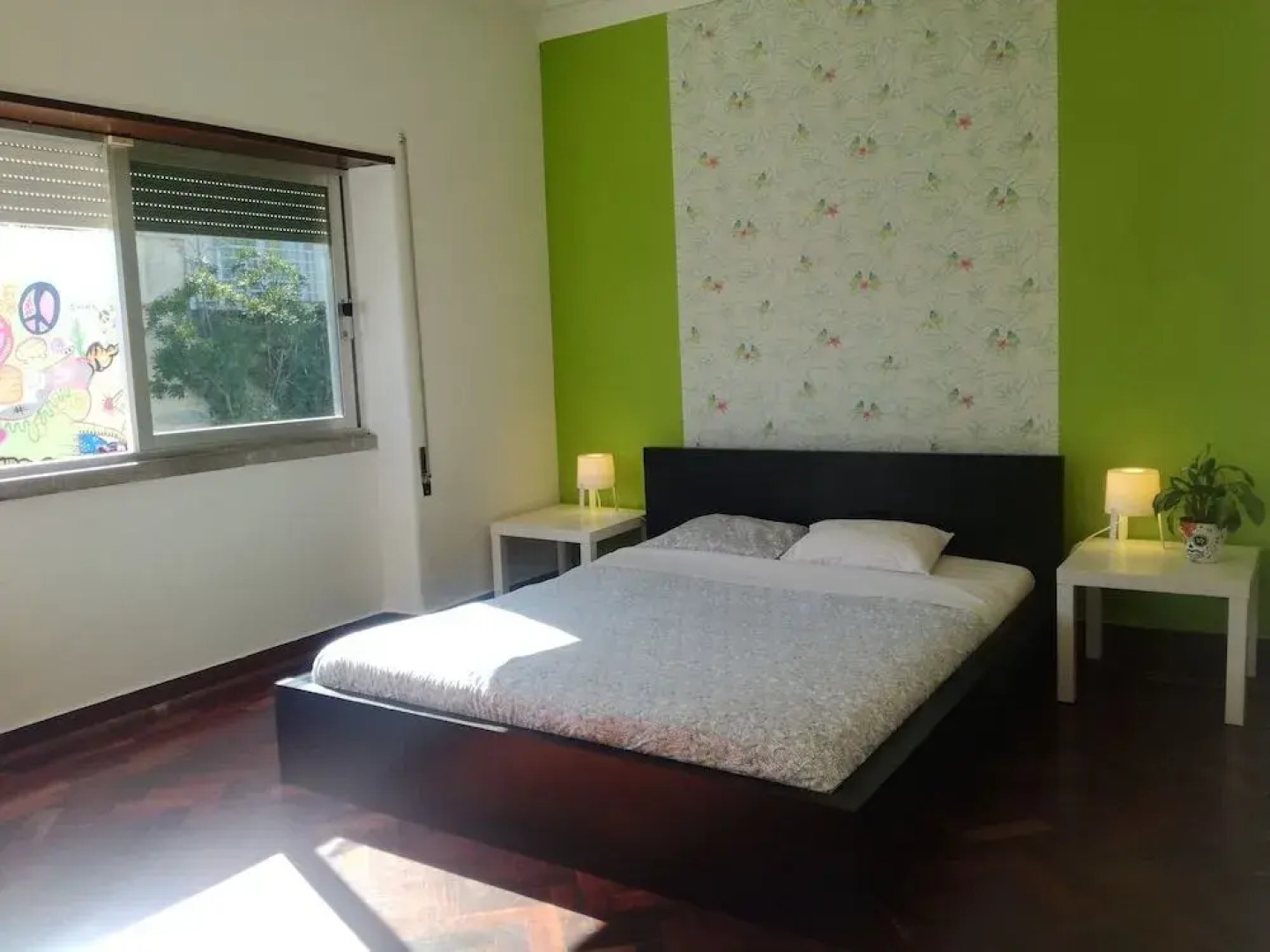 Carcavelos Beach Hostel