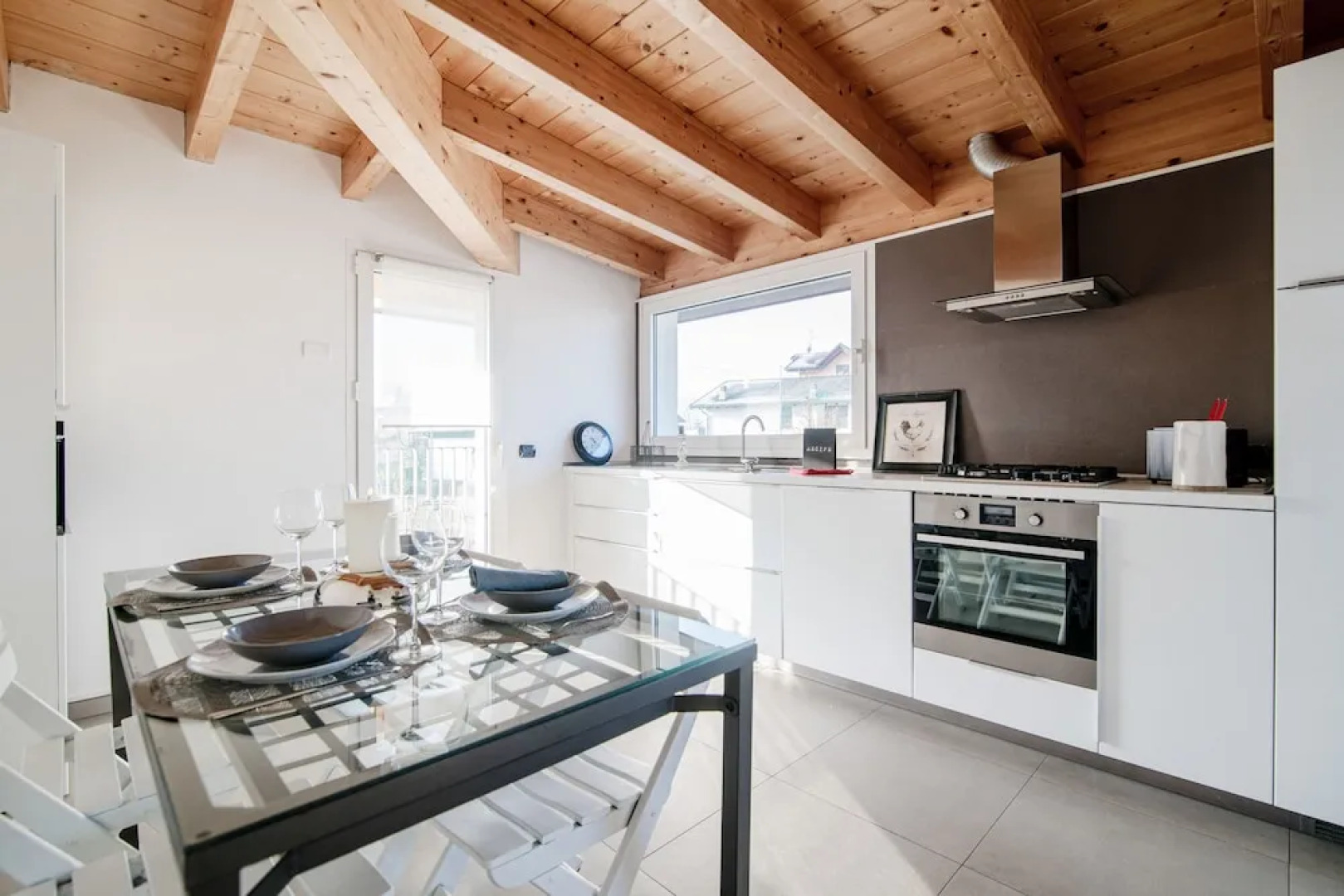 MyHomeInComo -  White Attic