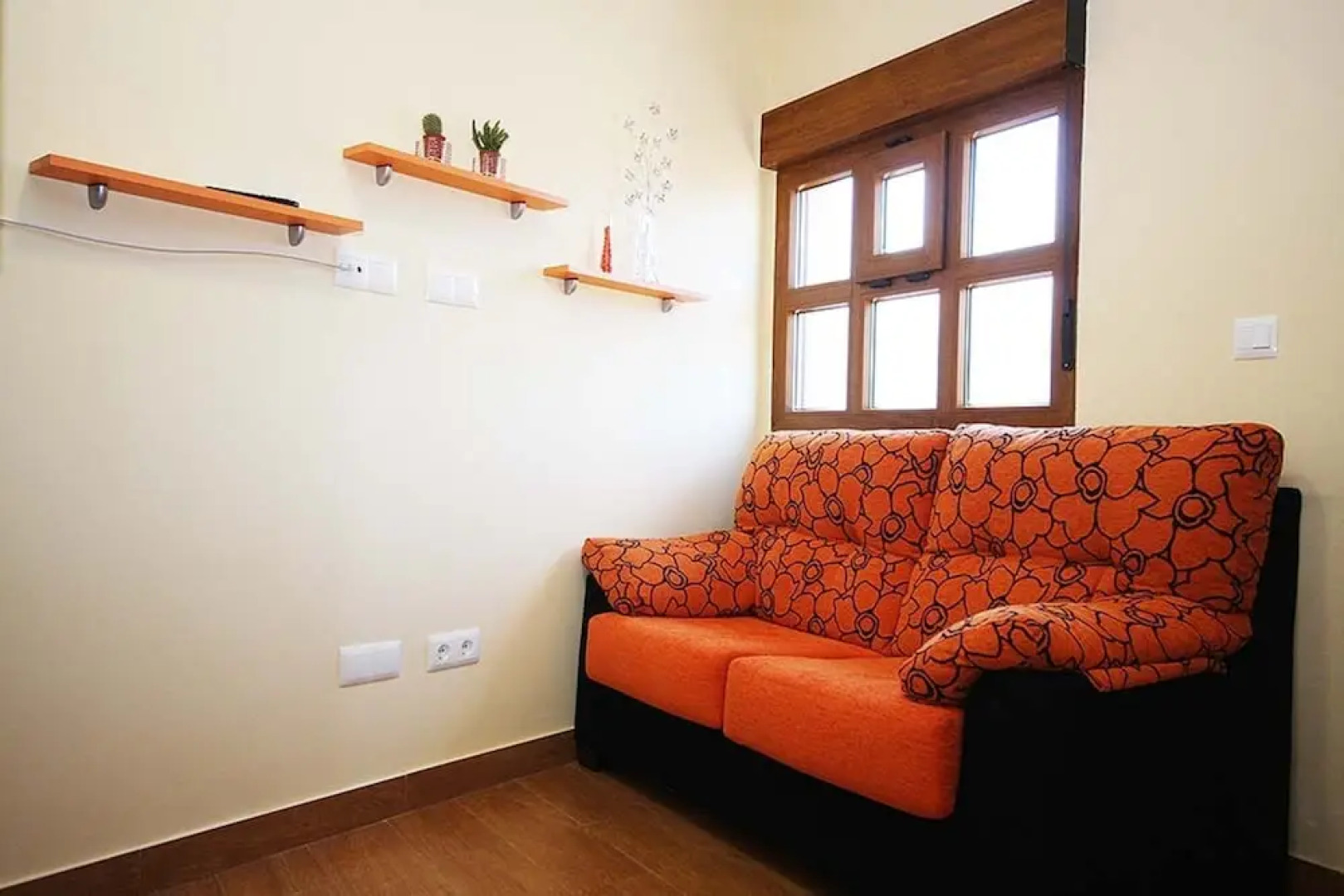 102005 -  House in Muros