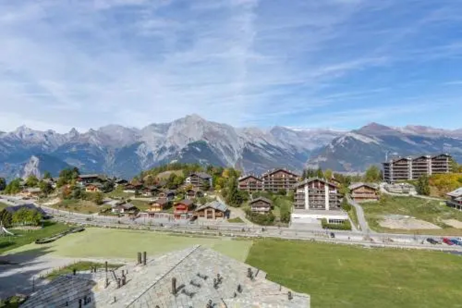 Montagnard 12 - spa access - car and careless holidays!