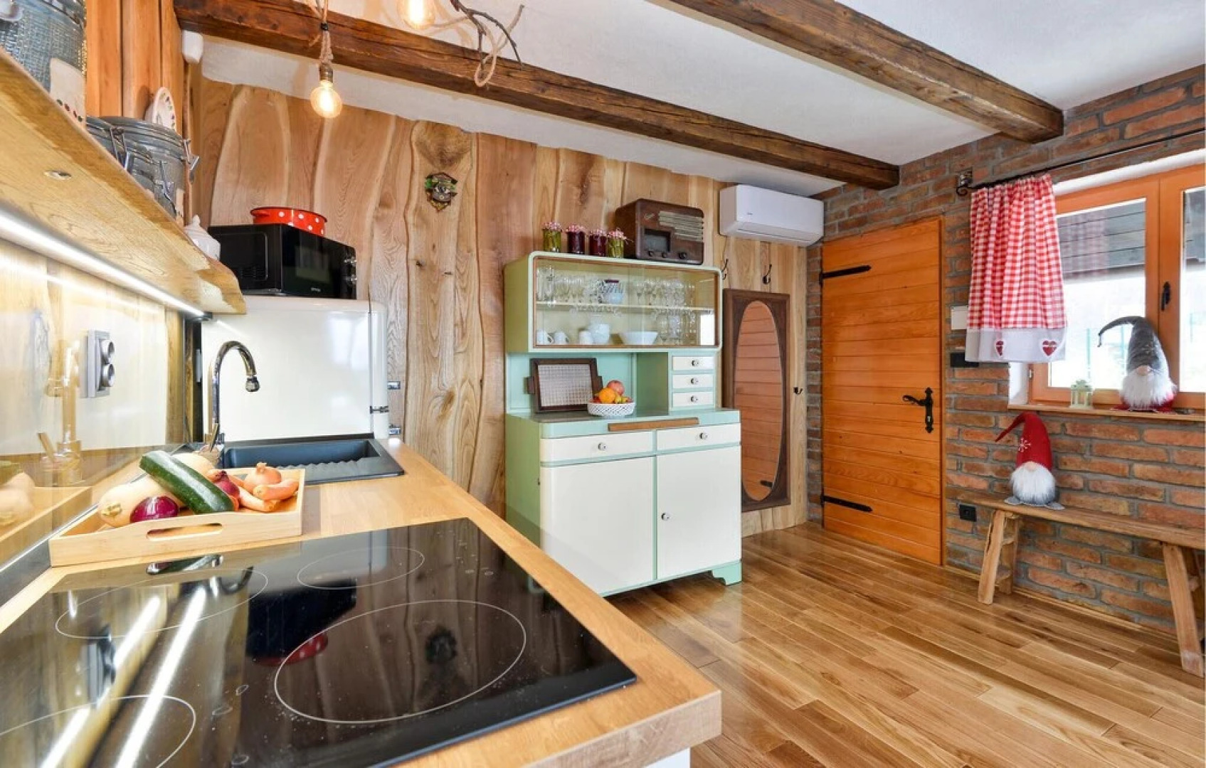 Awesome Home in Stubicke Toplice With 2 Bedrooms, Wifi and Outdoor Swimming Pool