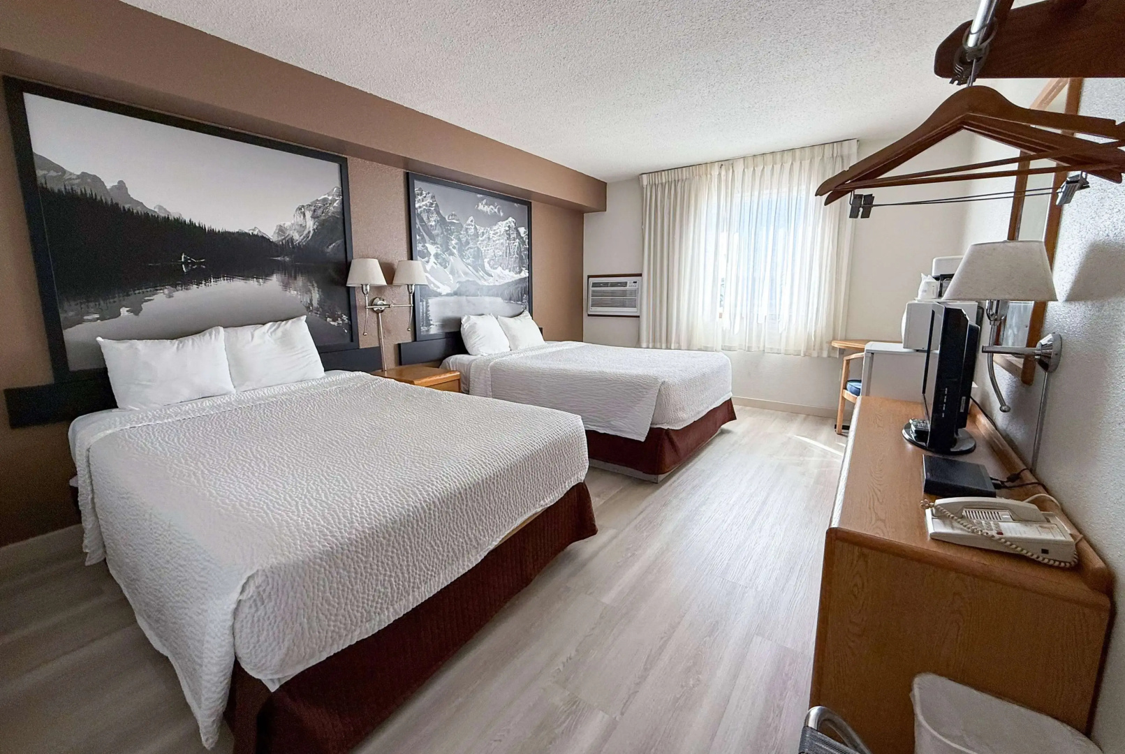 Super 8 by Wyndham Medicine Hat AB