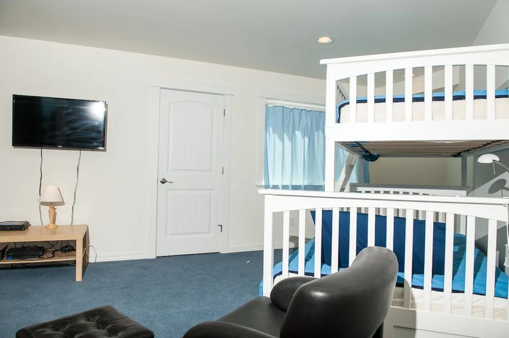 The Lighthouse 3 Br home by RedAwning