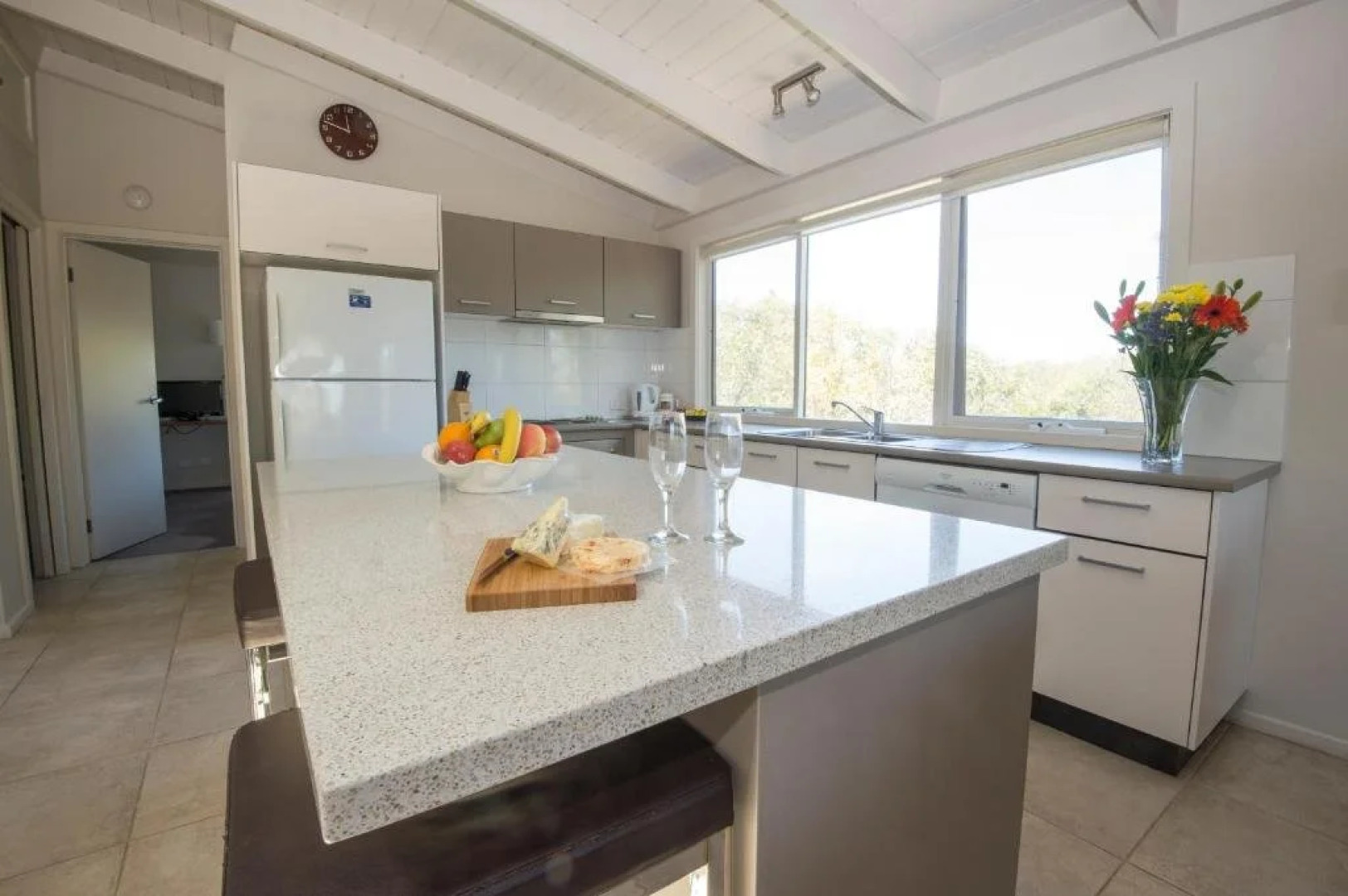 The Lakes Beachfront Holiday Retreat