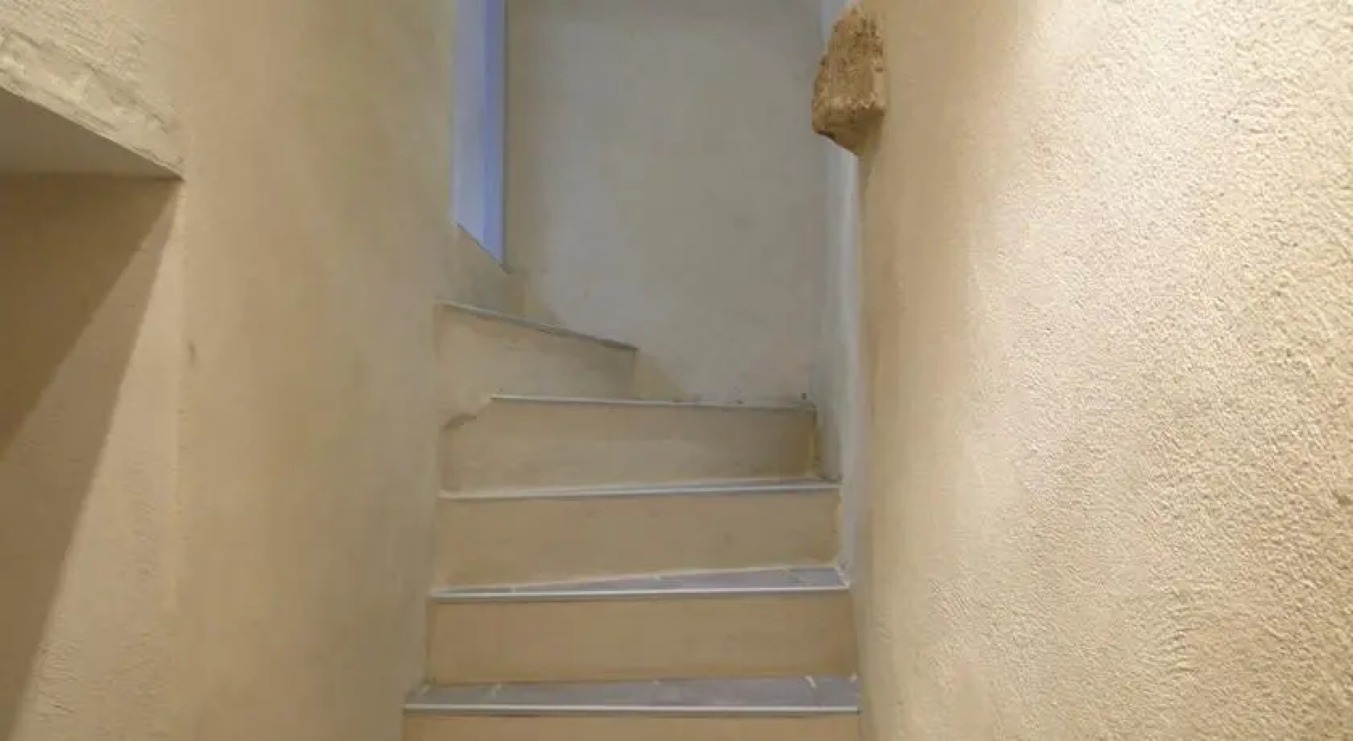 Côté Cour Saint Jacques