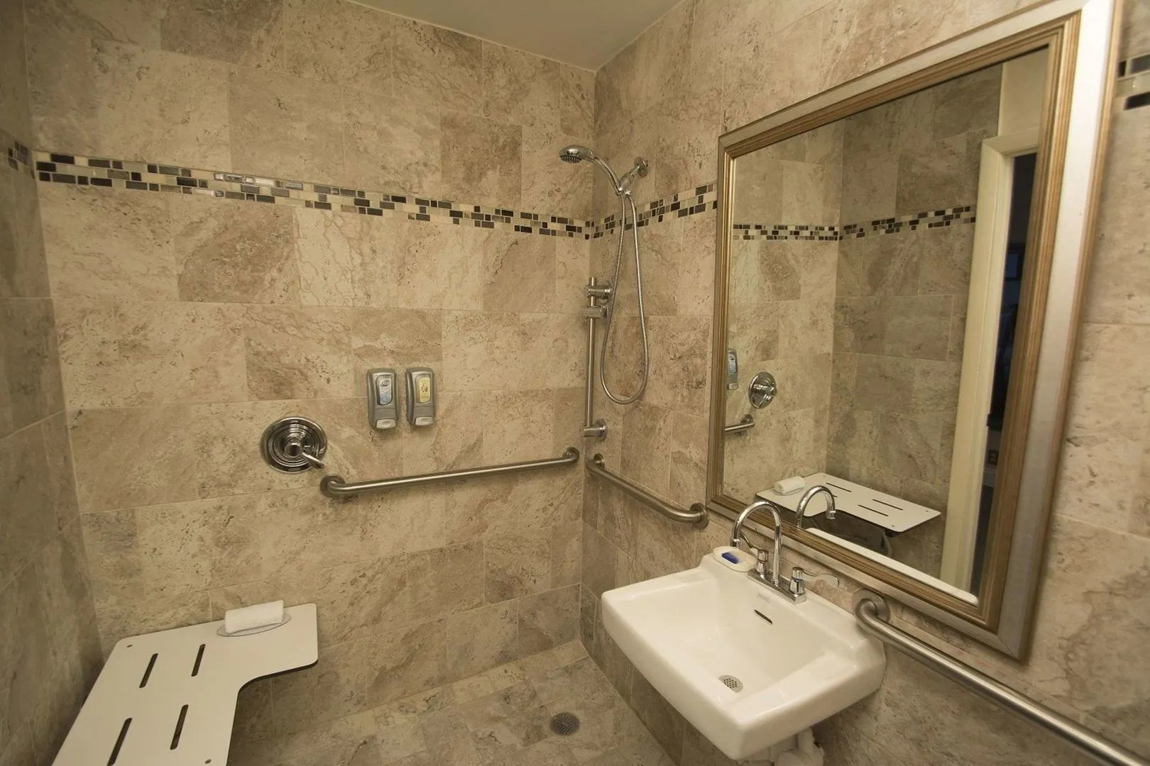 Adria Hotel And Conference Center