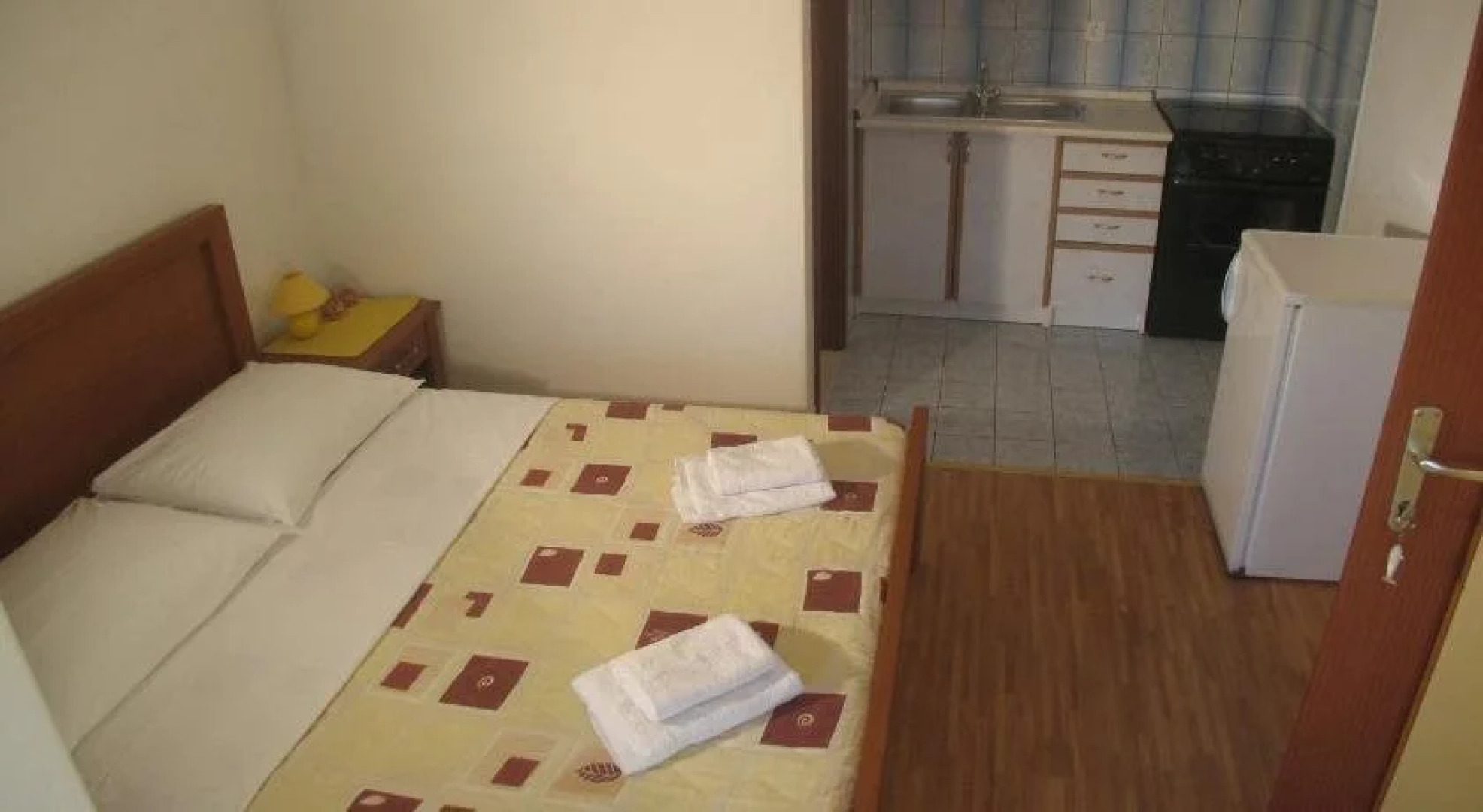 Apartments & Rooms Pierino