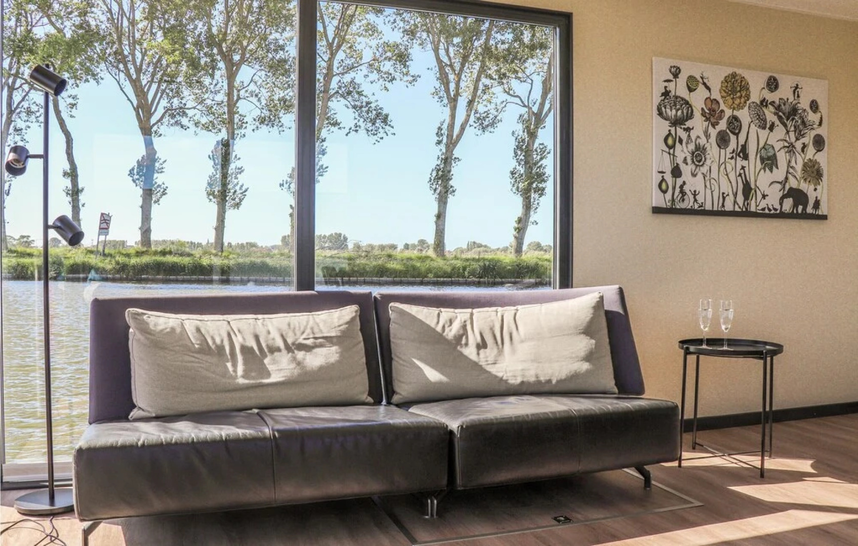 Amazing Ship/boat in Nieuwpoort With Wifi and 1 Bedrooms