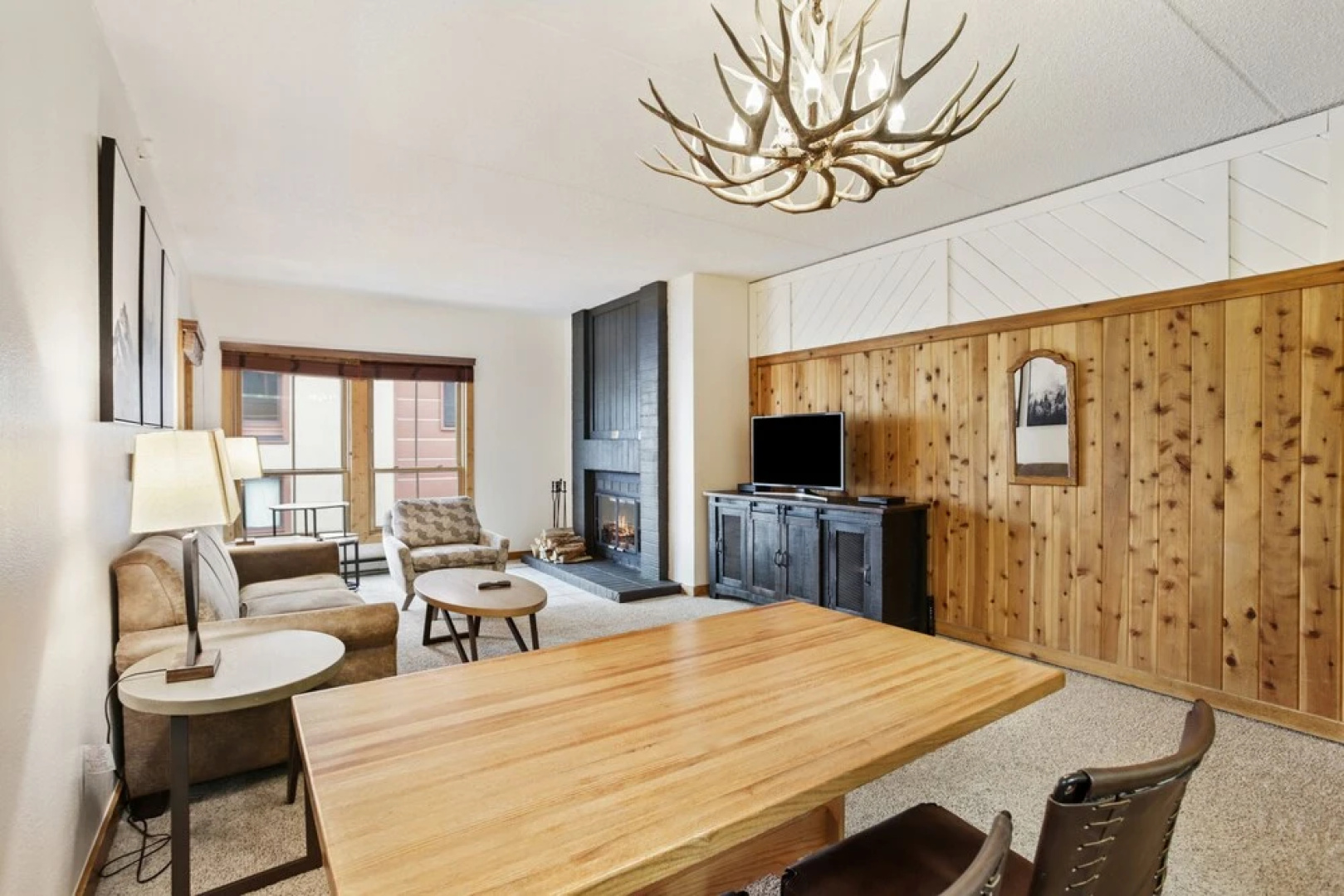 Perfectly Located 1br - Steps To Ski & Apres Fun - Sleeps 4 1 Bedroom Condo by RedAwning