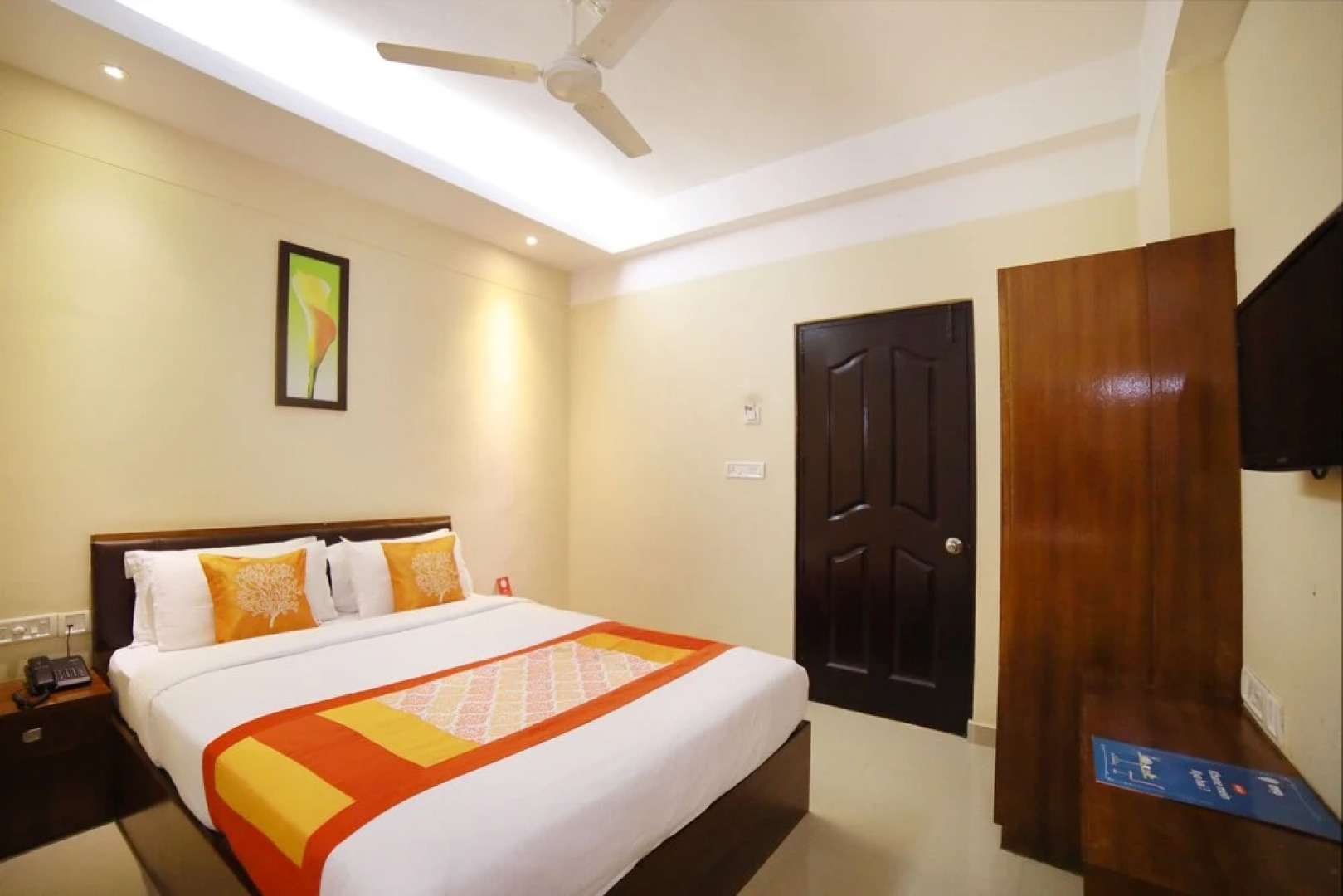 OYO 2300 Hotel The Platinum Inn