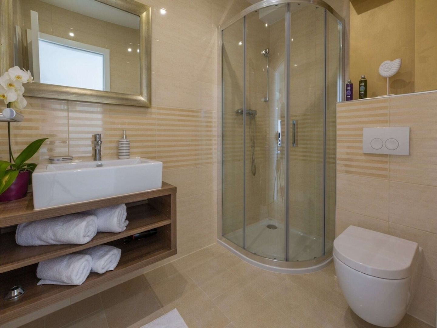 Amazing Villa Apartment With Pool Near the Beach