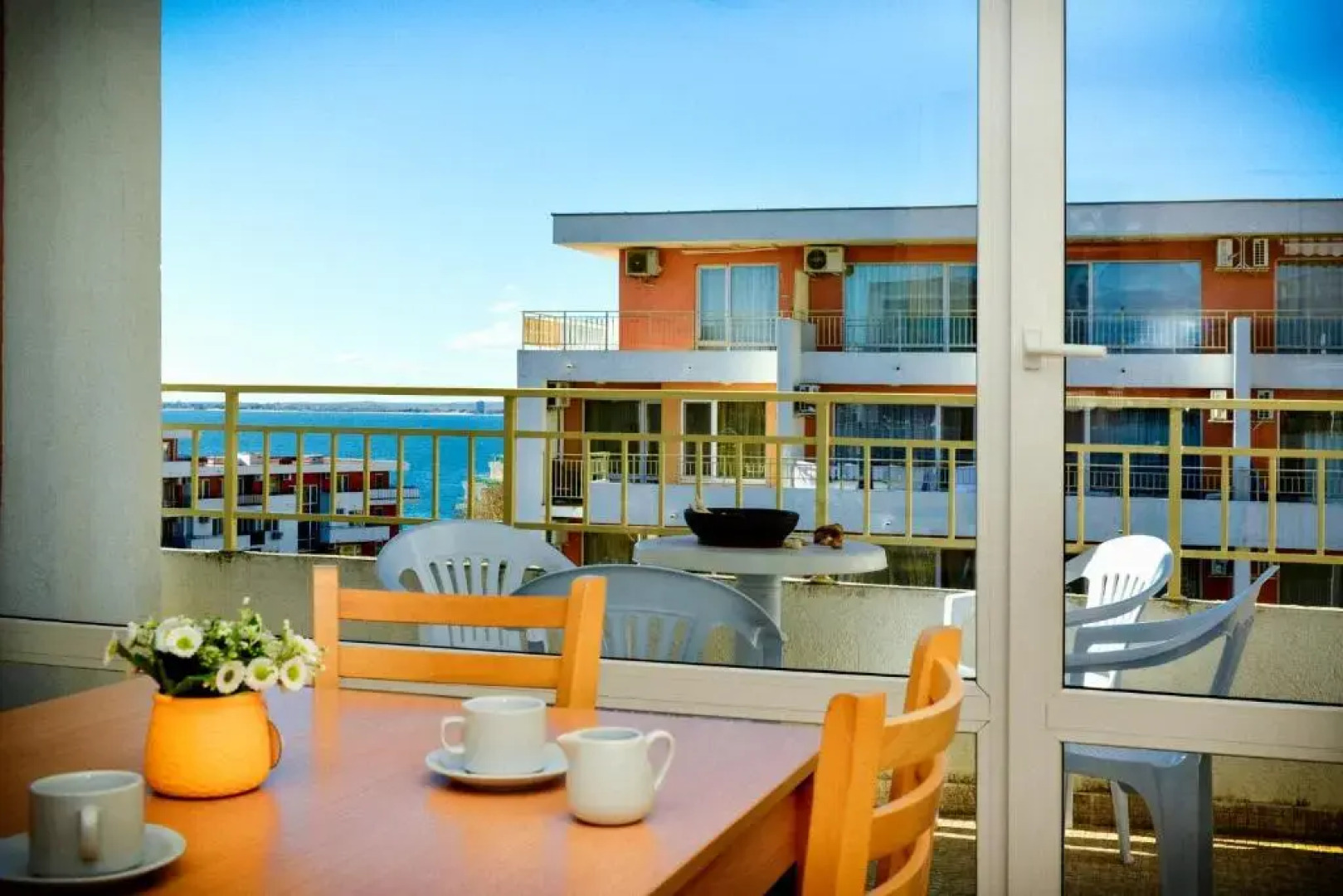 Crown Fort Club Apartment