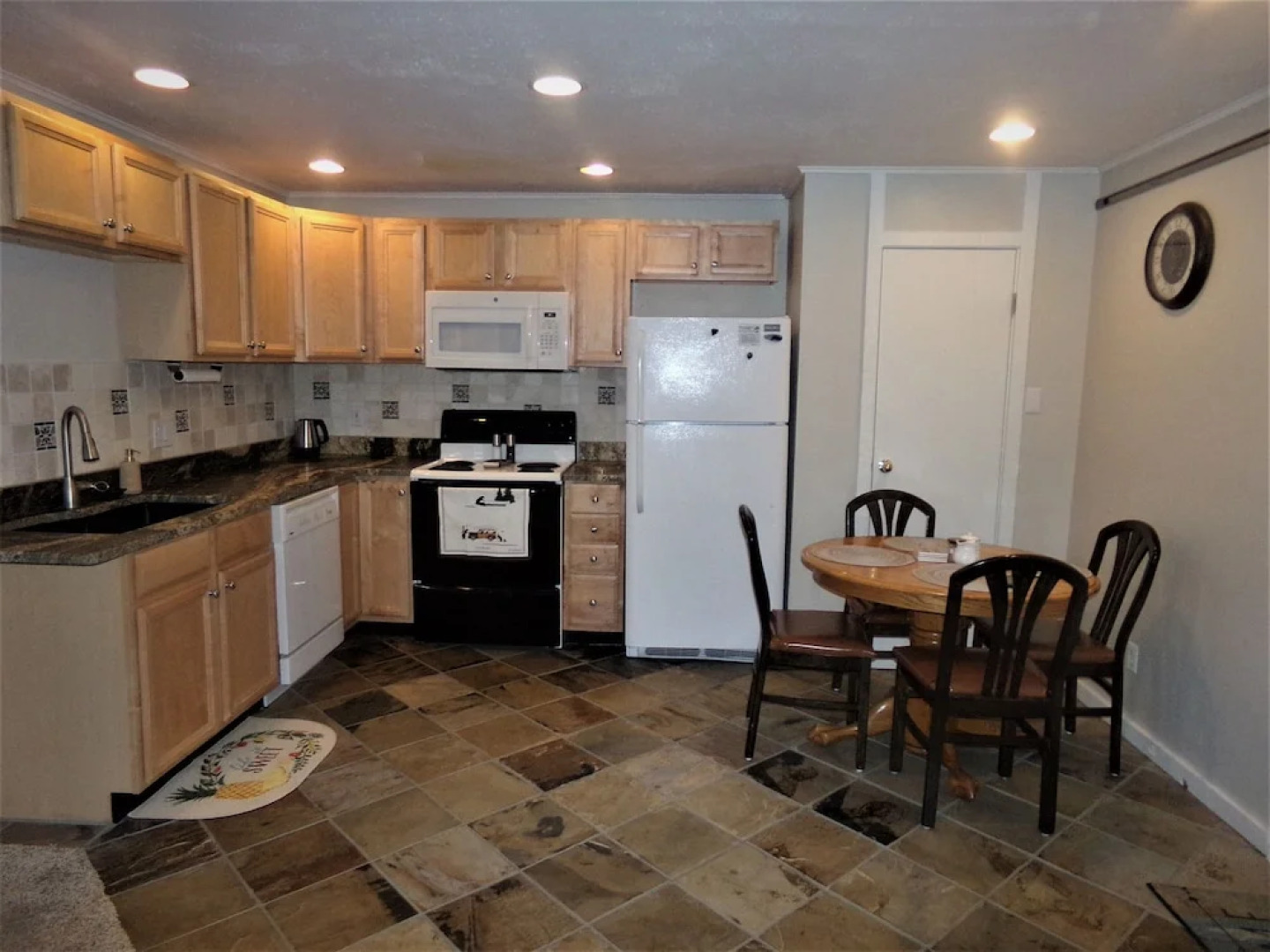 Three House 2 Bed 2 Bath THWC