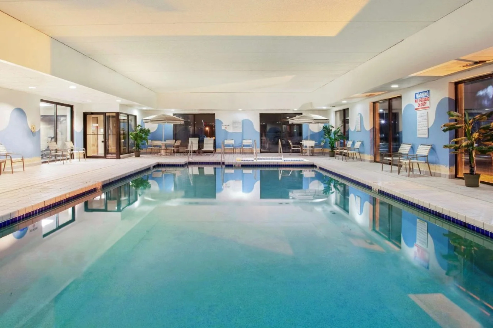 Country Inn & Suites by Radisson, Mt. Pleasant-Racine West, WI