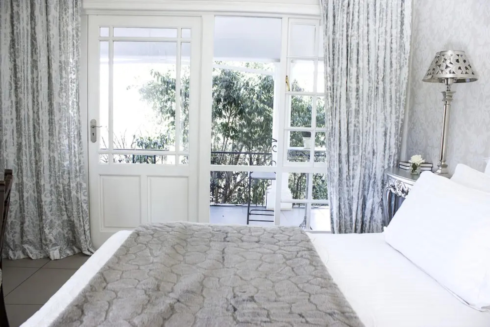 La Riviera Guesthouse