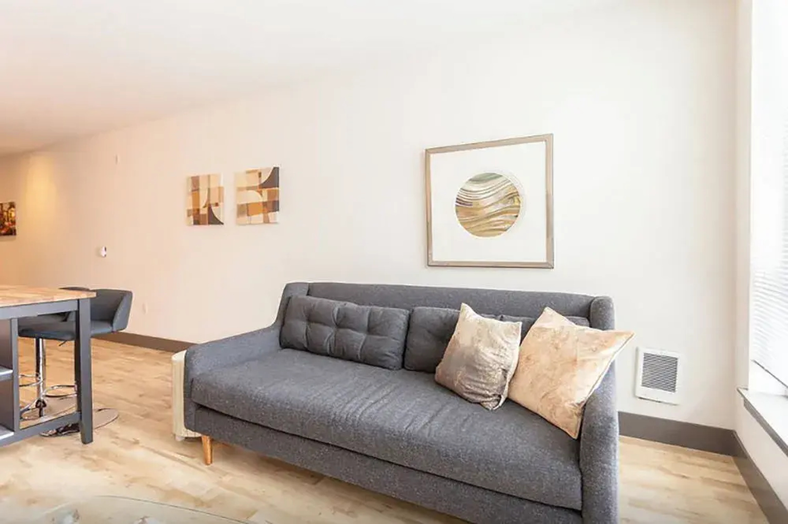 Waterfront Modern Studio Rooftop Views