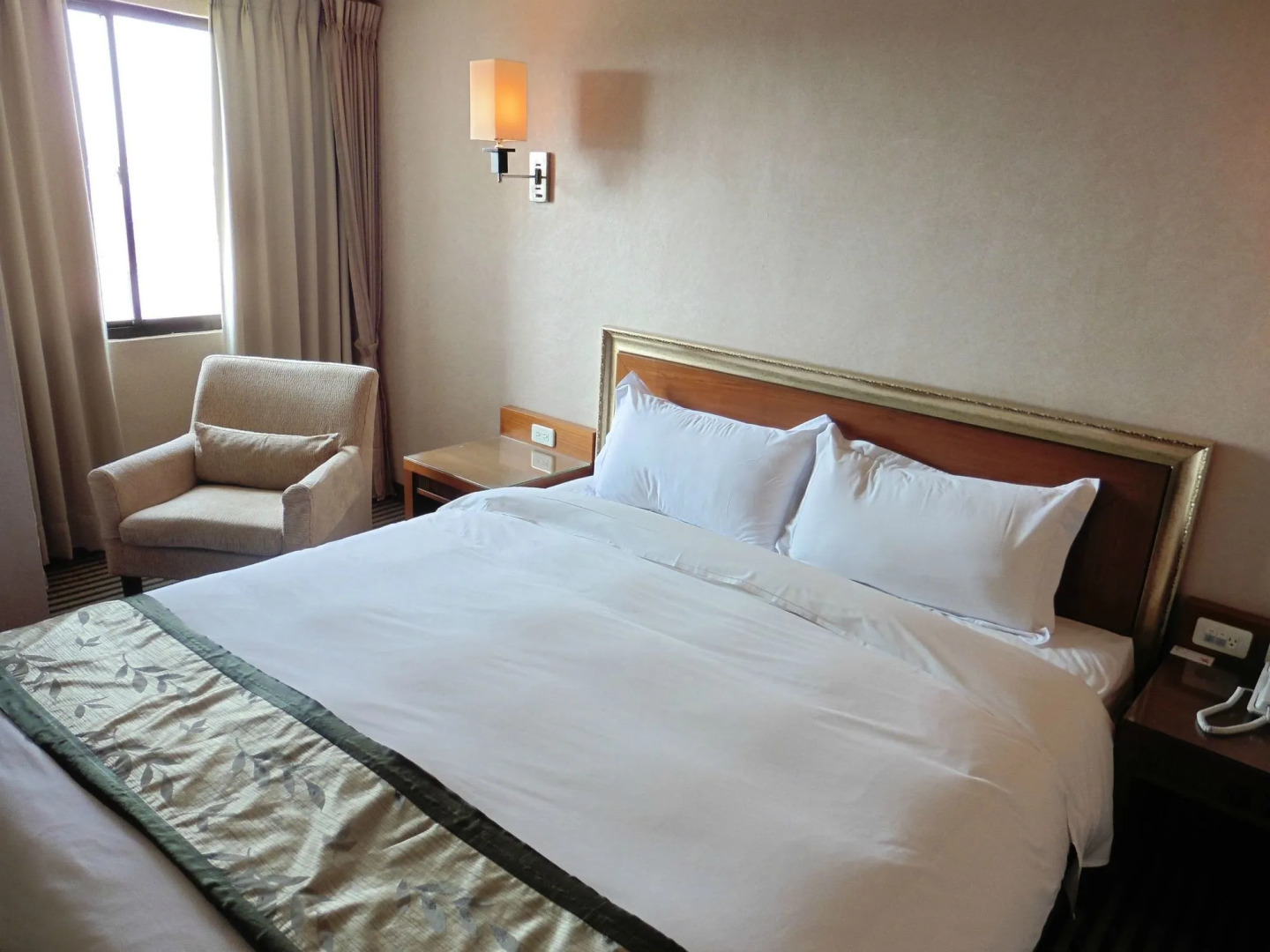 Tapeng Bay Holiday Hotel