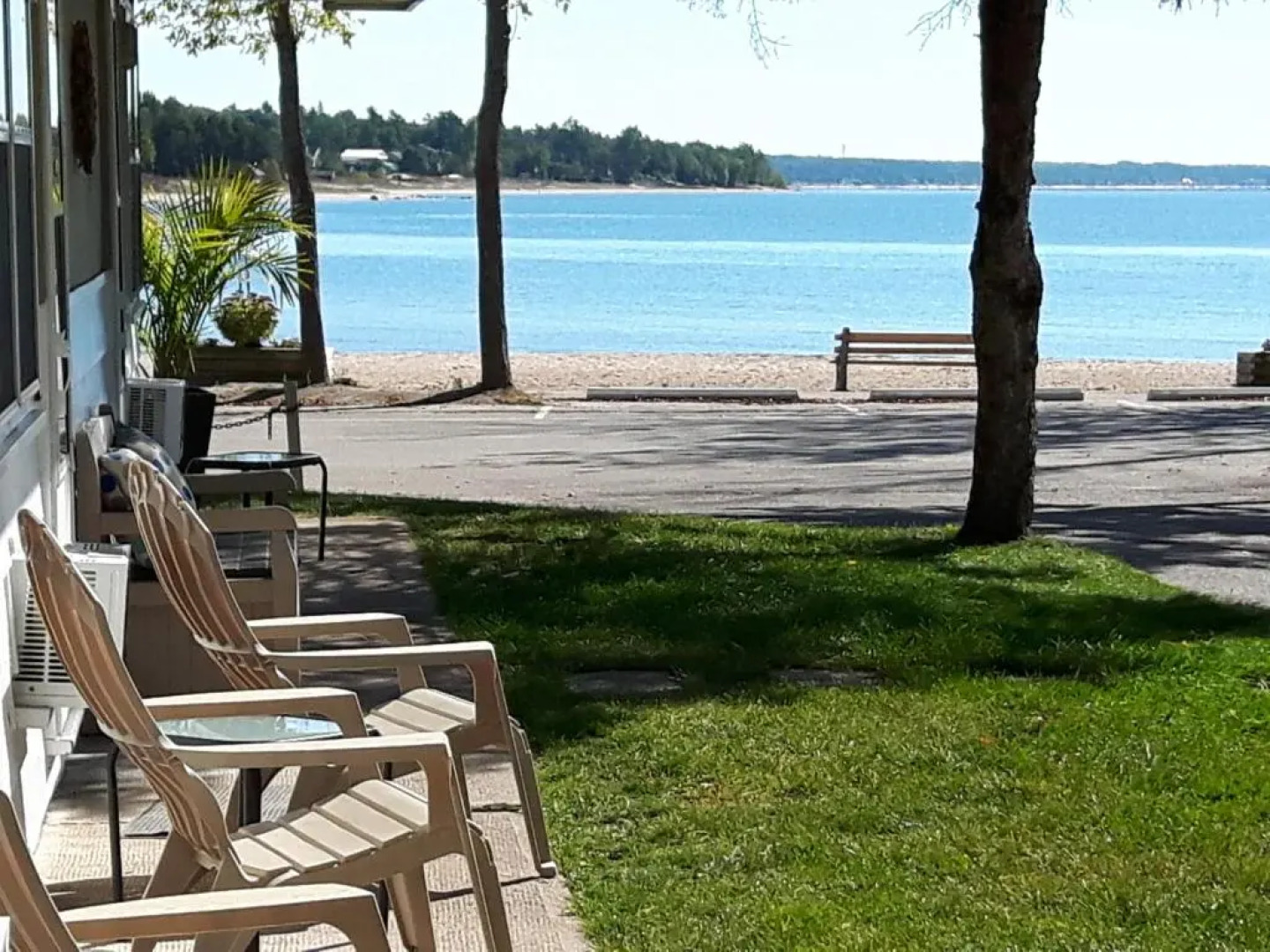 Balm Beach Resort & Motel