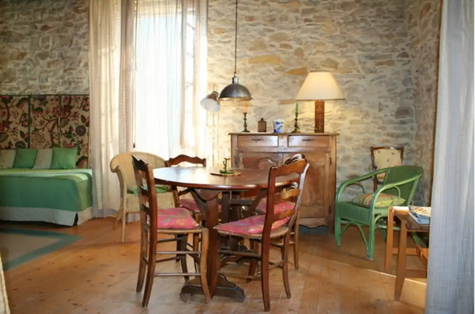 House With 4 Bedrooms in Laudun-l'ardoise, With Wonderful City View, Furnished Garden and Wifi