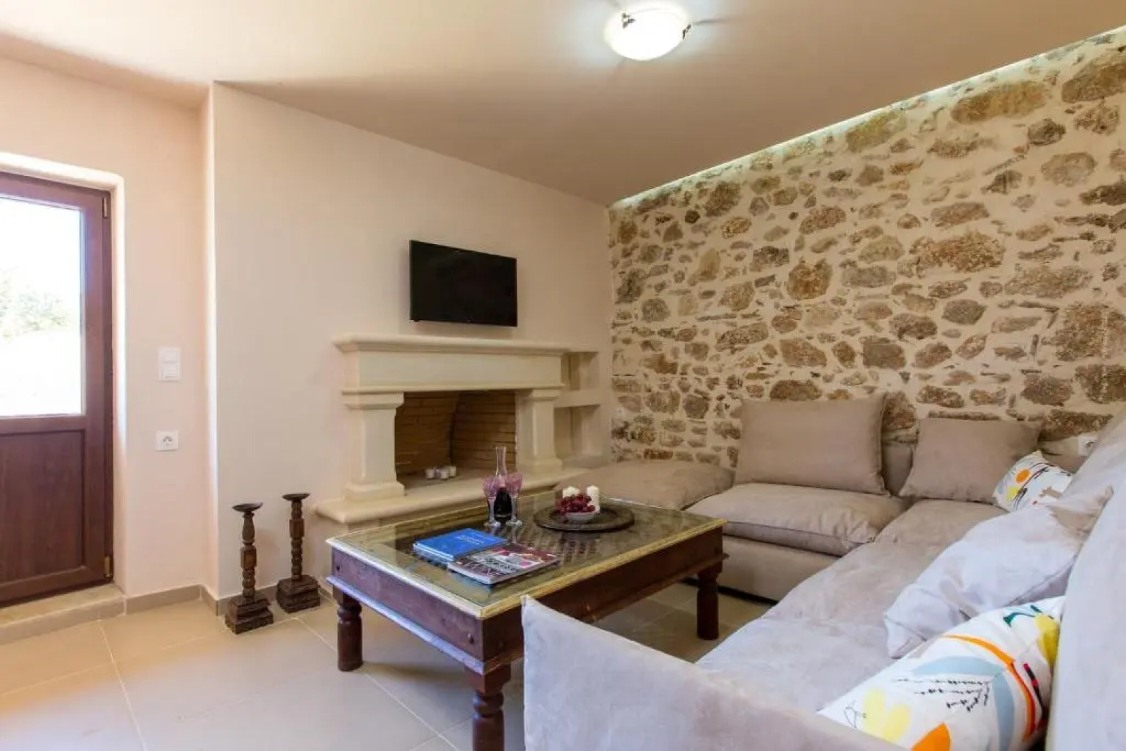 Beautiful & spacious villa with 38sqm pool & BBQ!