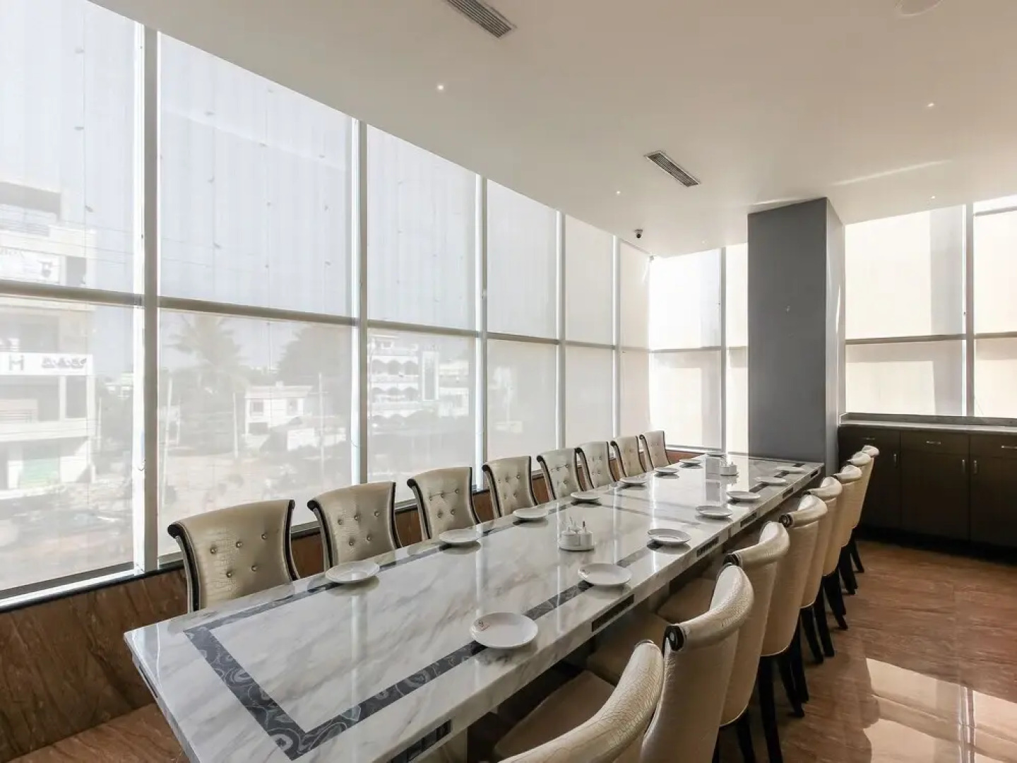 OYO 24799 Redlas Inn