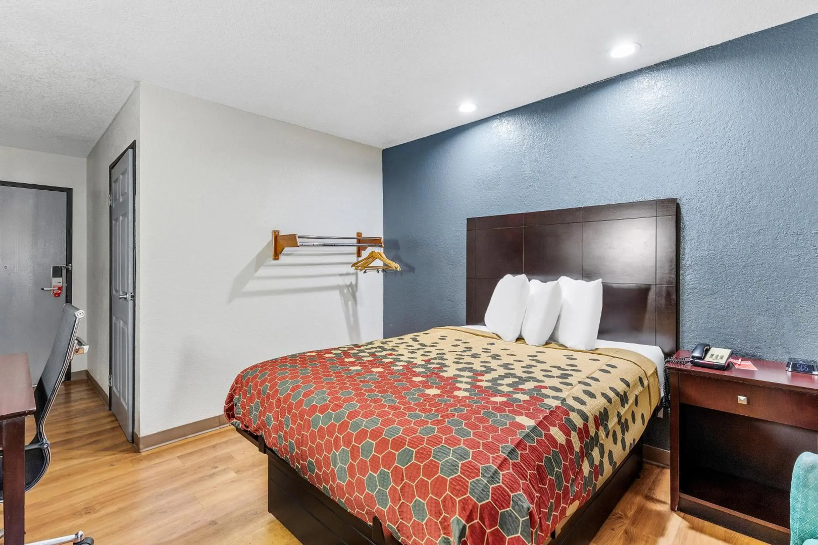 Econo Lodge Akron Copley Northwest