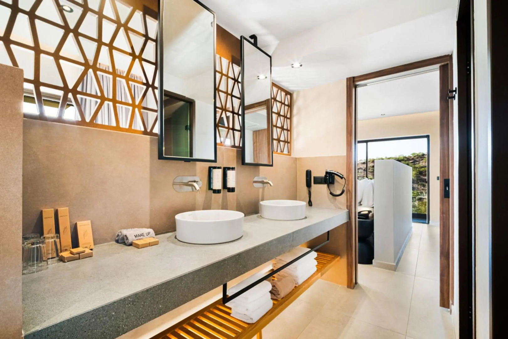 Harmony E Rock Hotel