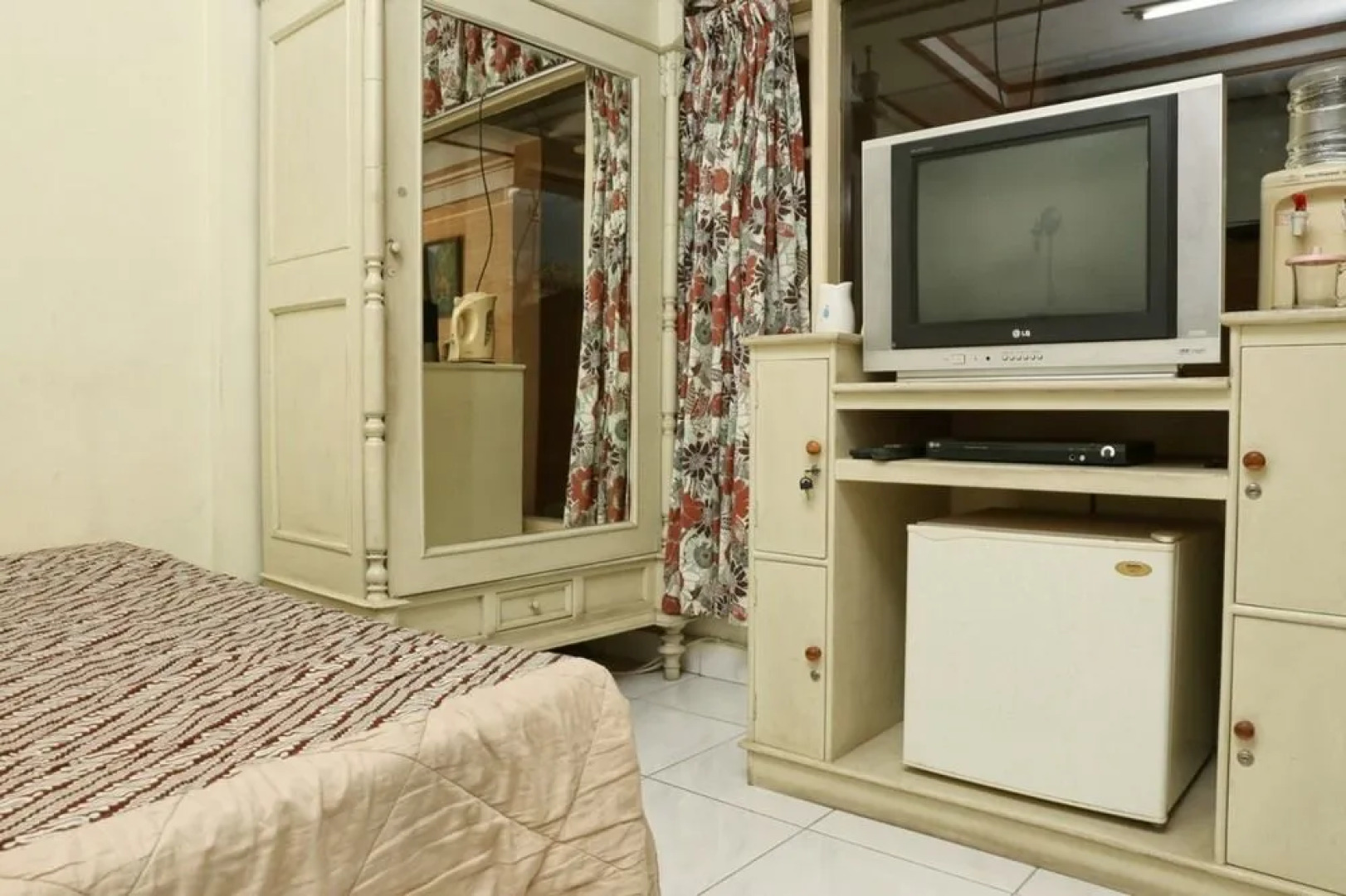 RedDoorz @ Teuku Umar