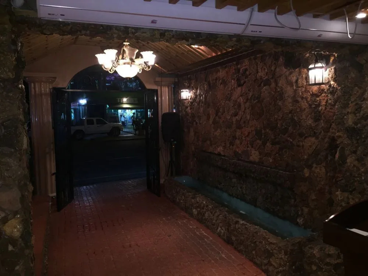 Bagos Eco Retreat & Cafe