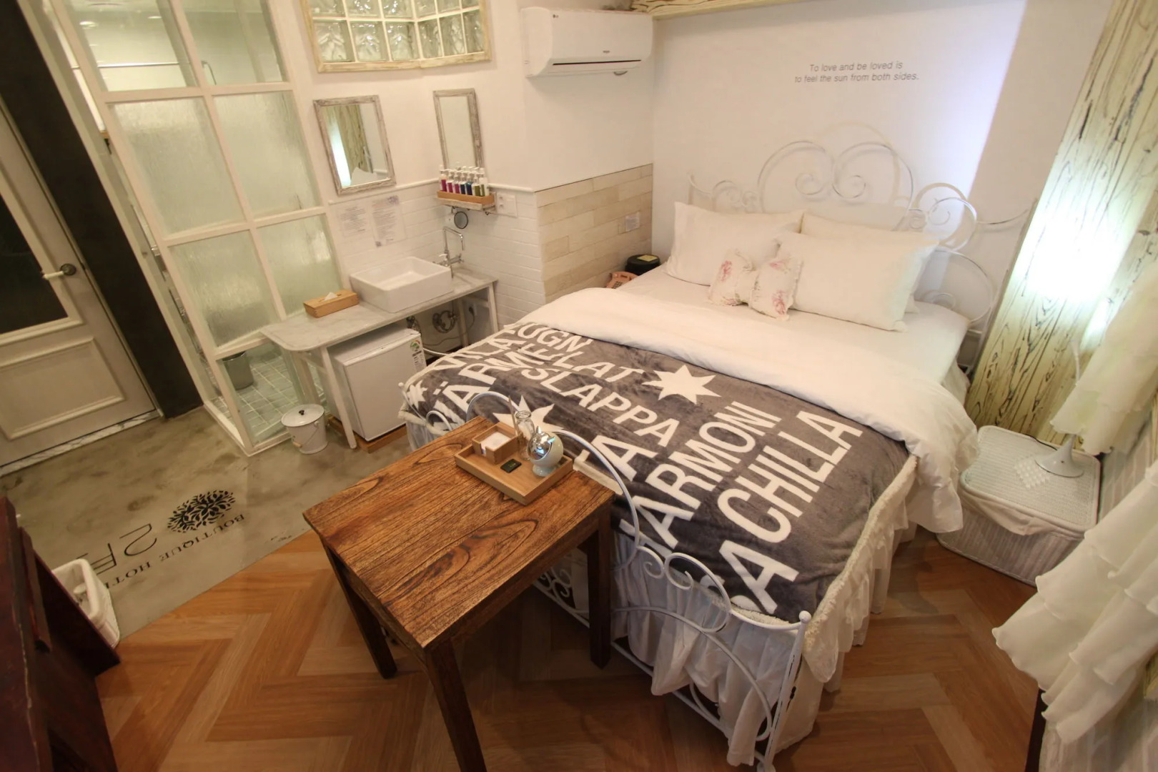 February Hotel Hwanggeum