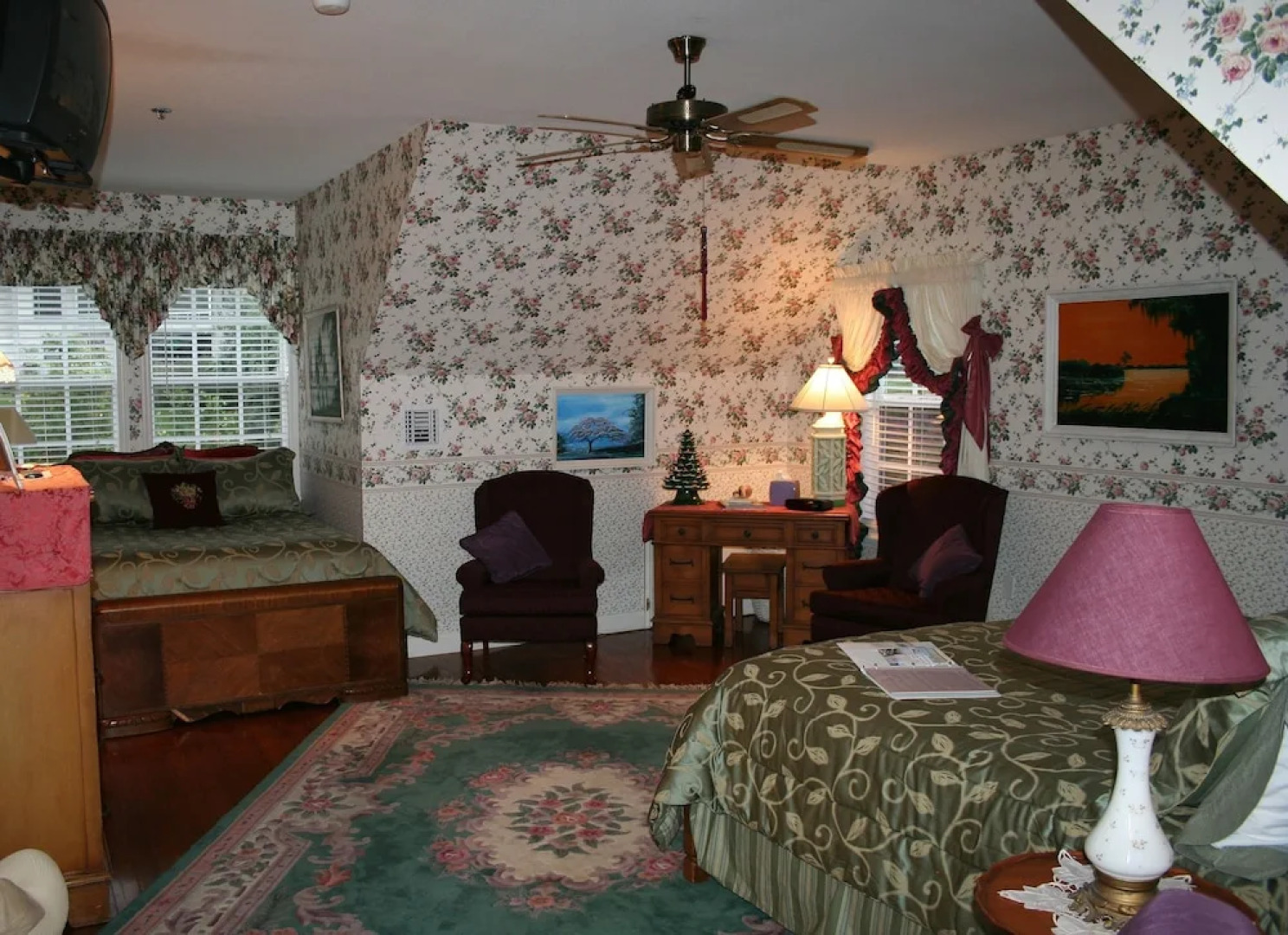 Heron Cay Lakeview Bed & Breakfast Inn