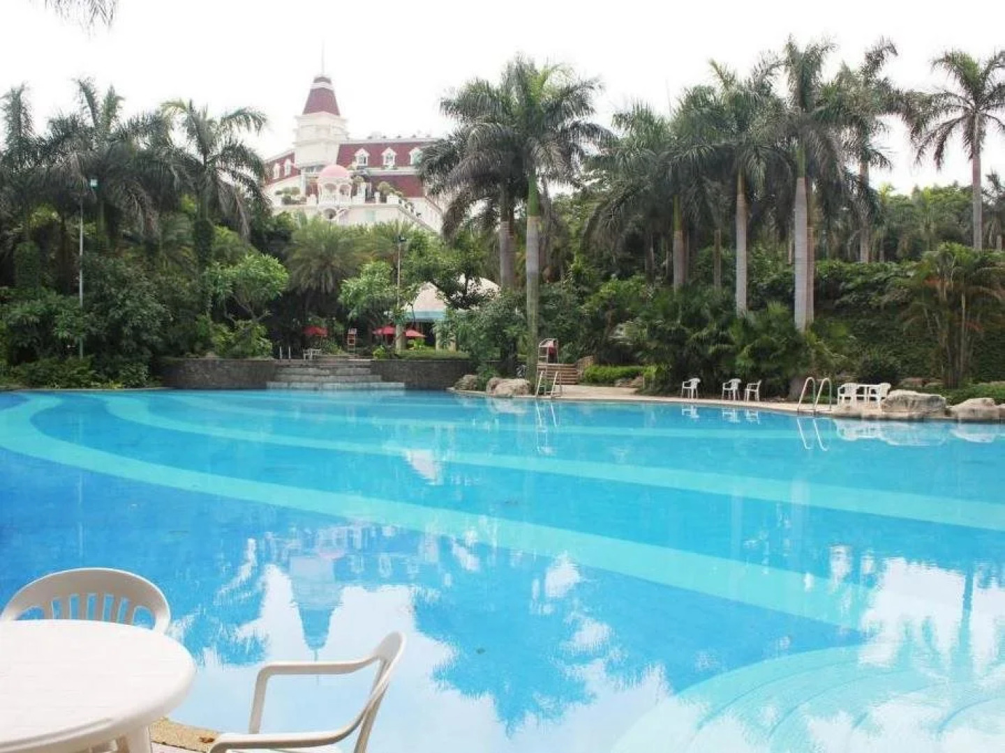 Clifford Golden Lake Hotel