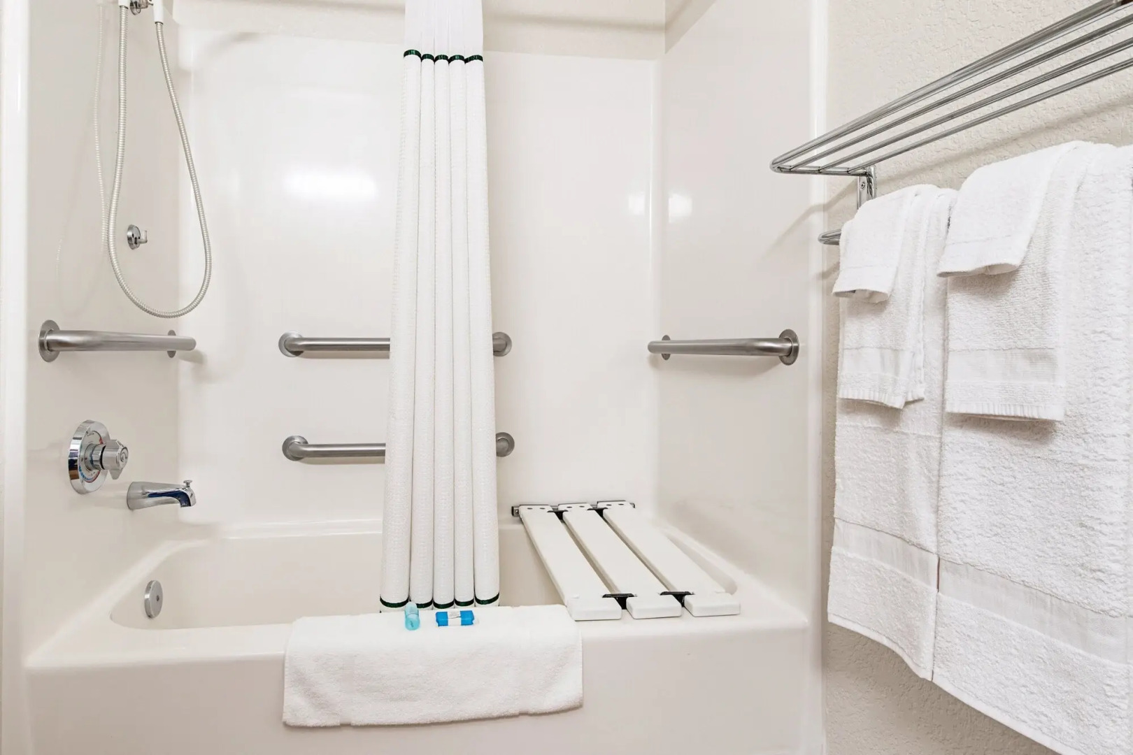 HomeTowne Studios Tacoma - Puyallup