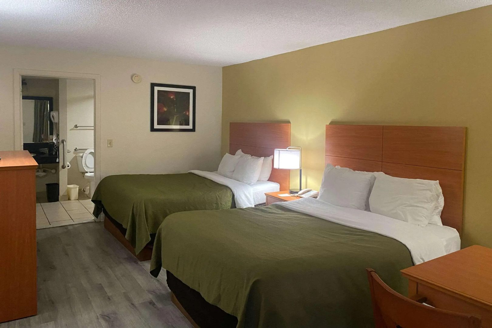 Quality Inn near Manatee Springs State Park