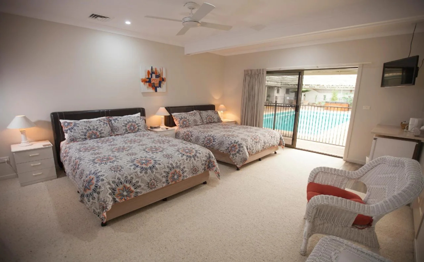 Batemans Bay Manor - Bed and Breakfast