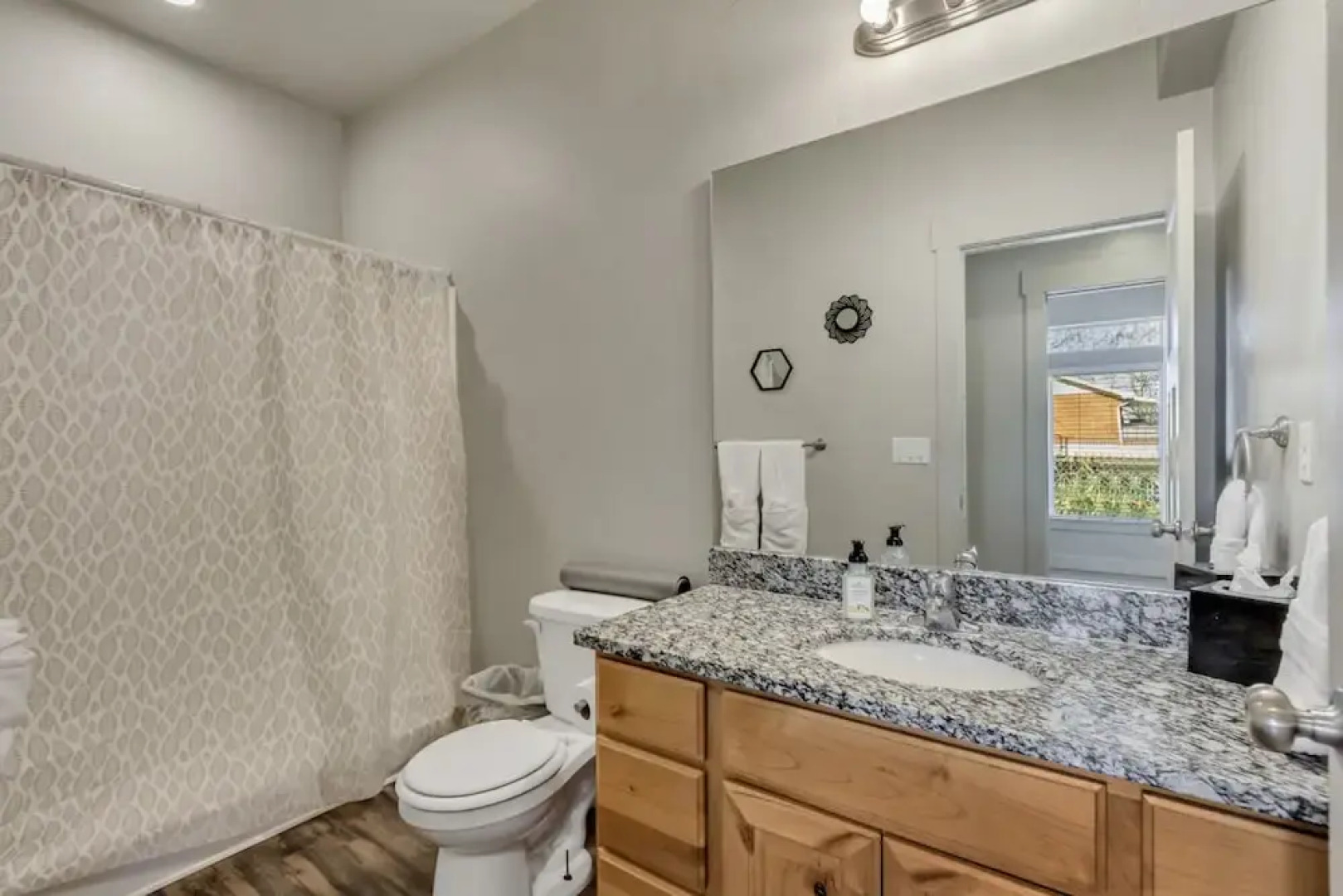 3 Bed 2 Bath King Beds With Smoker Grill